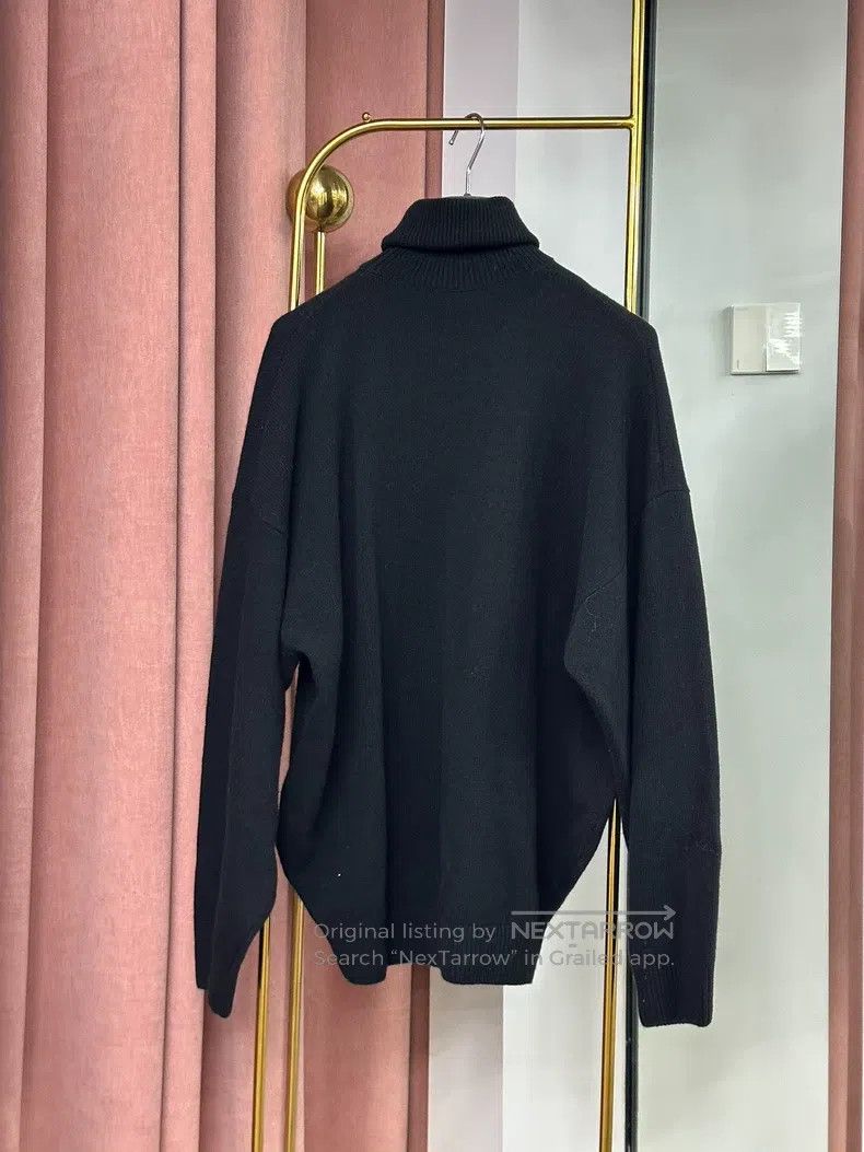 Balenciaga Balenciaga Embroidered logo in black letters turtle neck l Size US XS / EU 42 / 0 - 3 Thumbnail