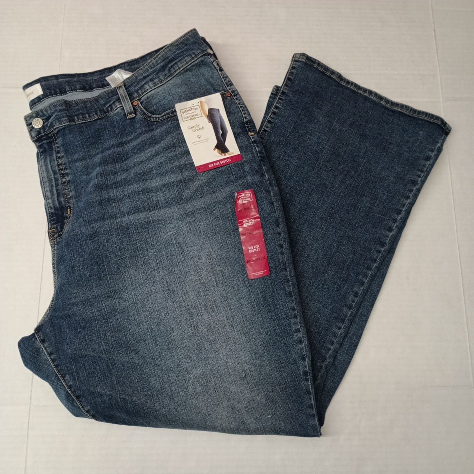 Levi's Levi’s Jeans Women's Blue Bootcut Mid Rise 28S W39 L30 Size 39" - 1 Thumbnail