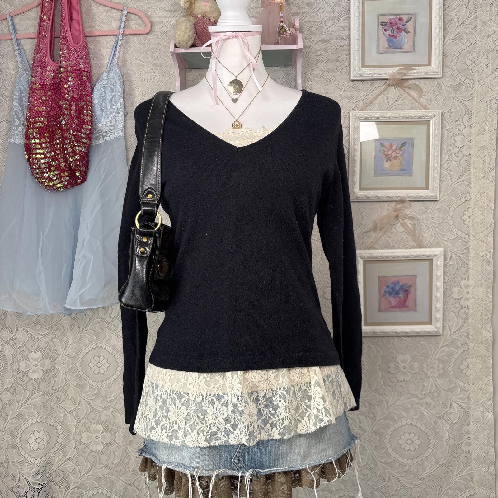 Zara pre loved black v neck soft zara sweater Size M / US 6-8 / IT 42-44 - 1 Thumbnail