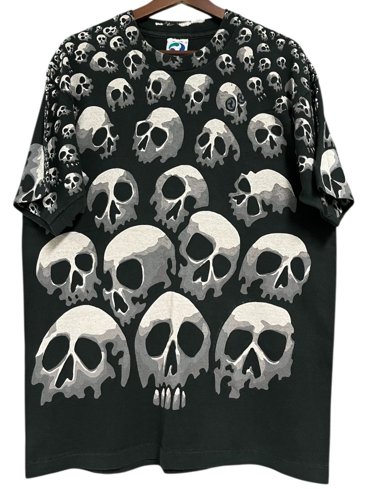 Liquid Blue Vintage Skulls Liquid blue AOP 90s t shirt Size US L / EU 52-54 / 3 - 1 Thumbnail