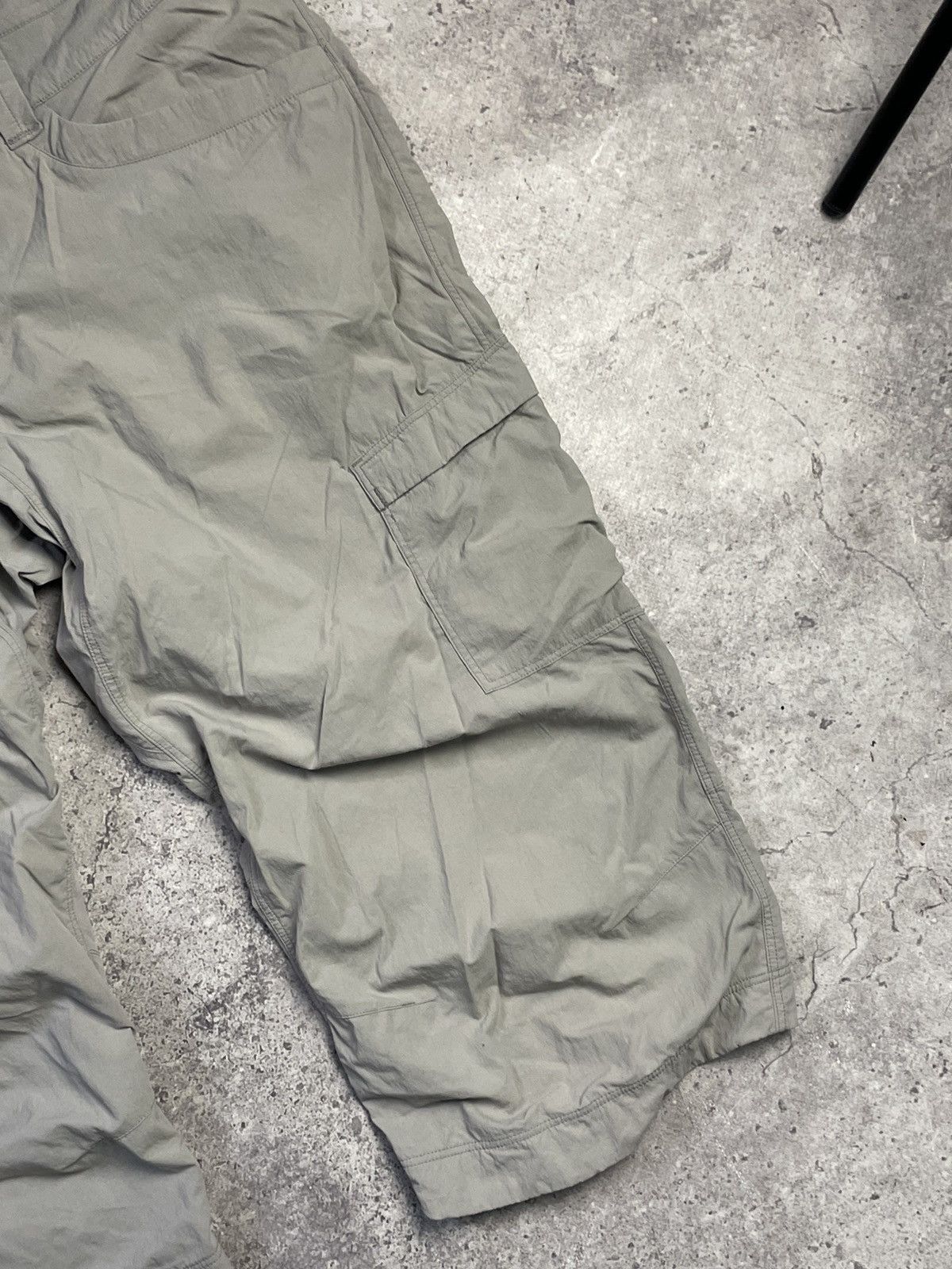 Arc'teryx Vintage Y2K Arcteryx Cargo Shorts Size US 32 / EU 48 - 4 Thumbnail