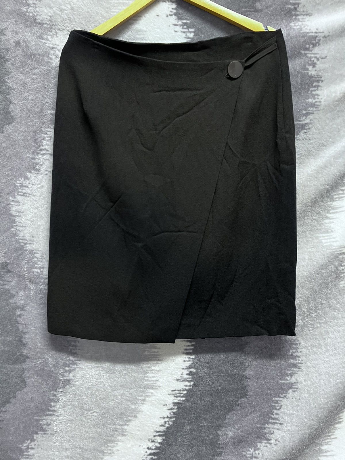 Designer × Givenchy × Vintage Givenchy mid black wool skirt vintage luxury old money Size 32" / US 10 / IT 46 - 2 Thumbnail
