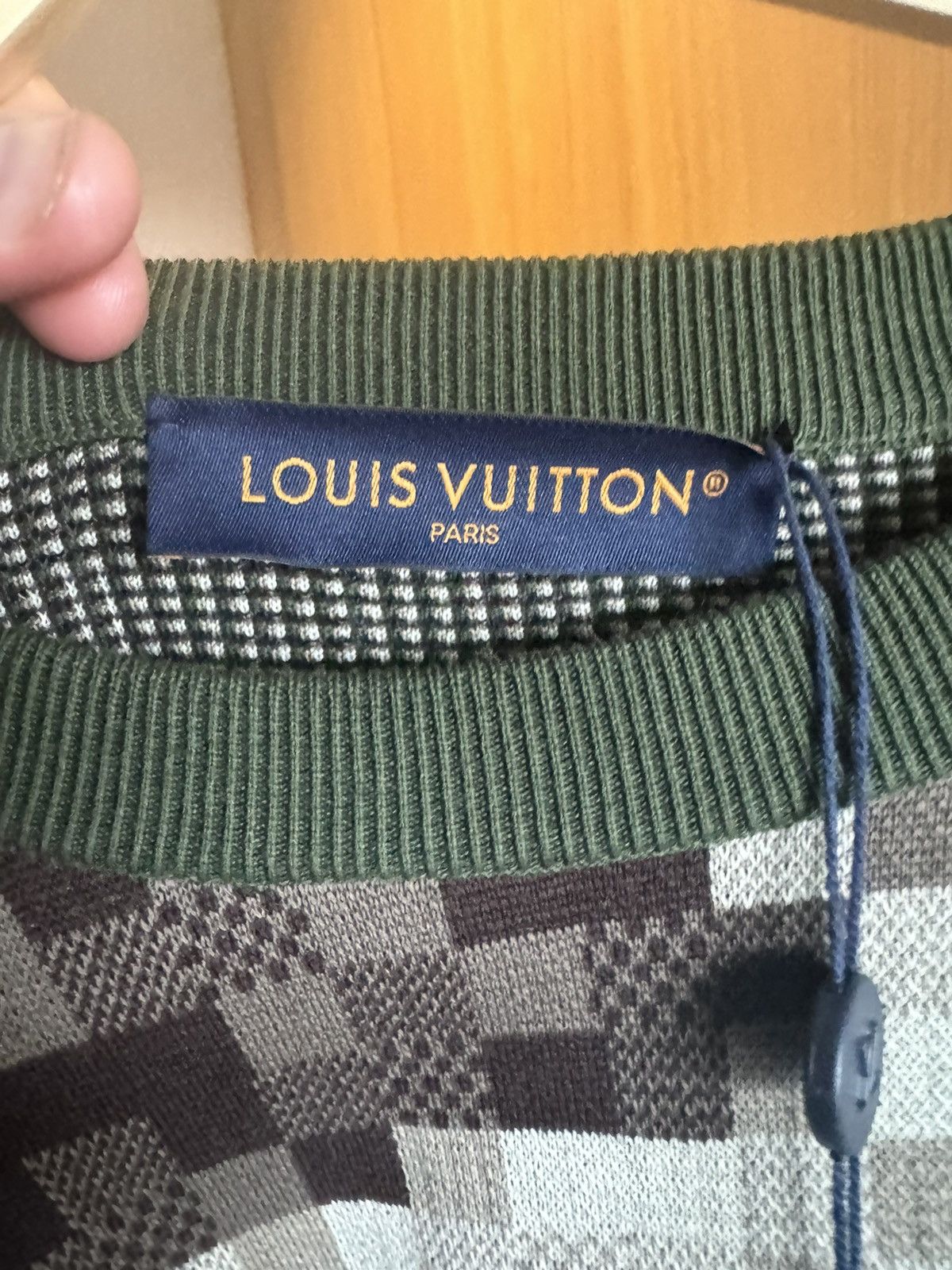 Louis Vuitton Louis vuitton x Pharell crewneck Size US L / EU 52-54 / 3 - 11 Thumbnail