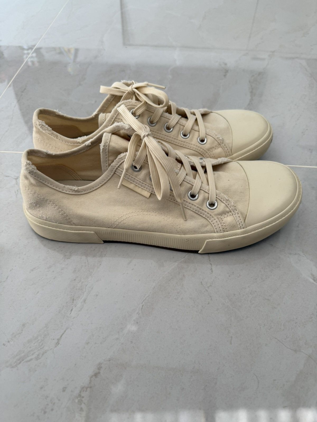 Balenciaga Balenciaga Paris White Low Top Sneaker Sz.44 Size US 11 / EU 44 - 3 Thumbnail