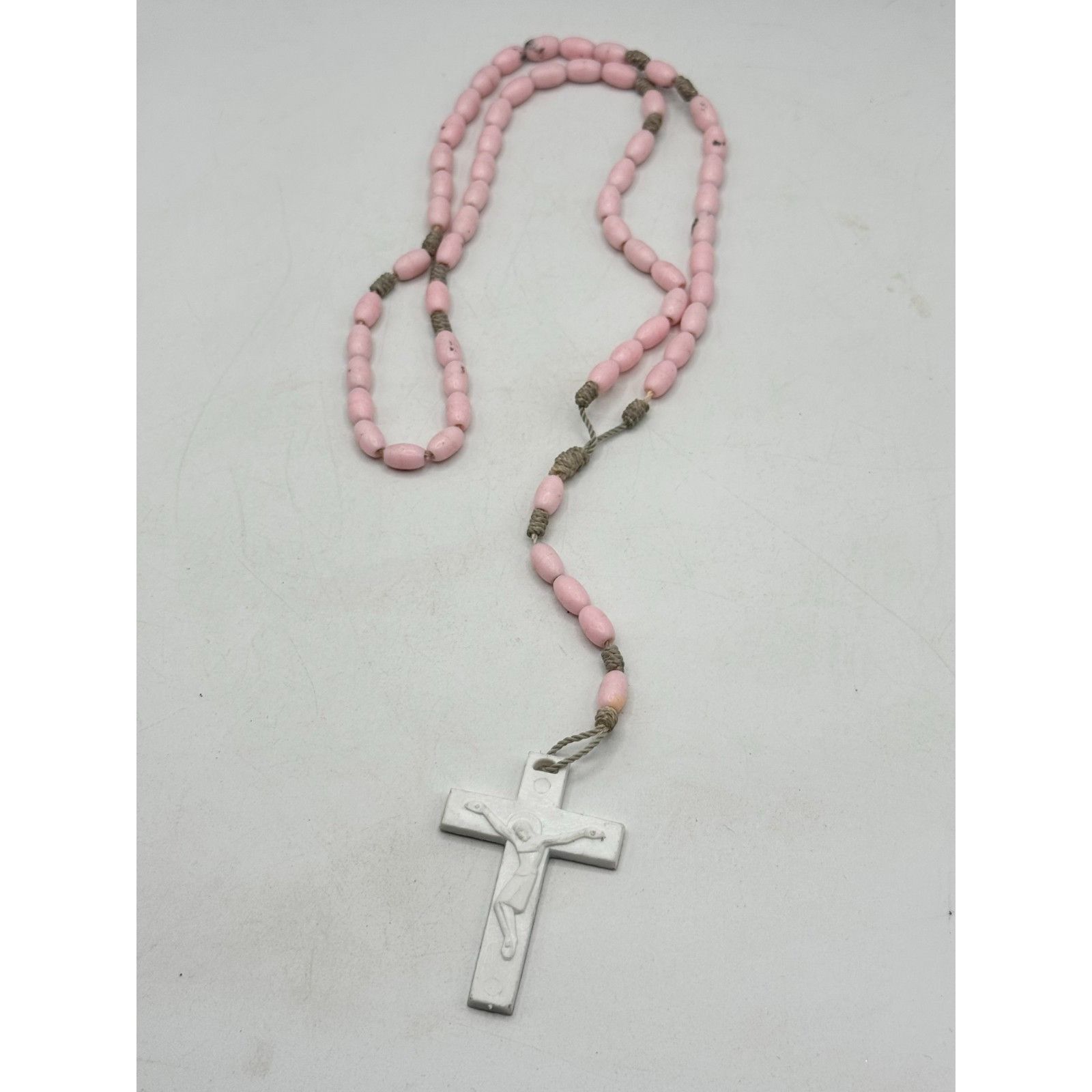 Other Vintage pink beaded white cross rosary religious necklace Size ONE SIZE - 3 Thumbnail