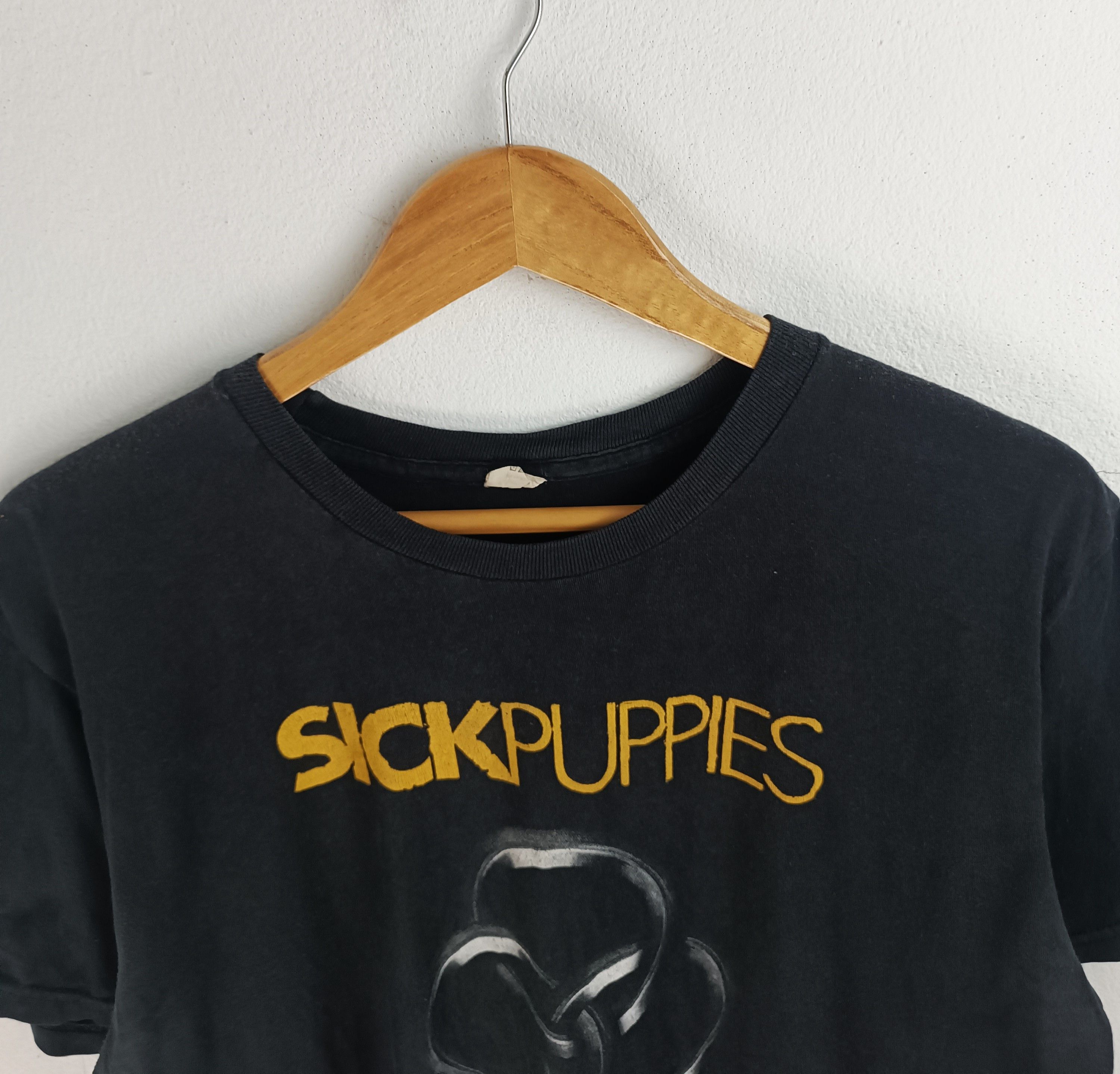 Vintage VINTAGE '09 SICK PUPPIES SO SICK TOUR TEE 3 DAYS GRACE Size US L / EU 52-54 / 3 - 9 Thumbnail