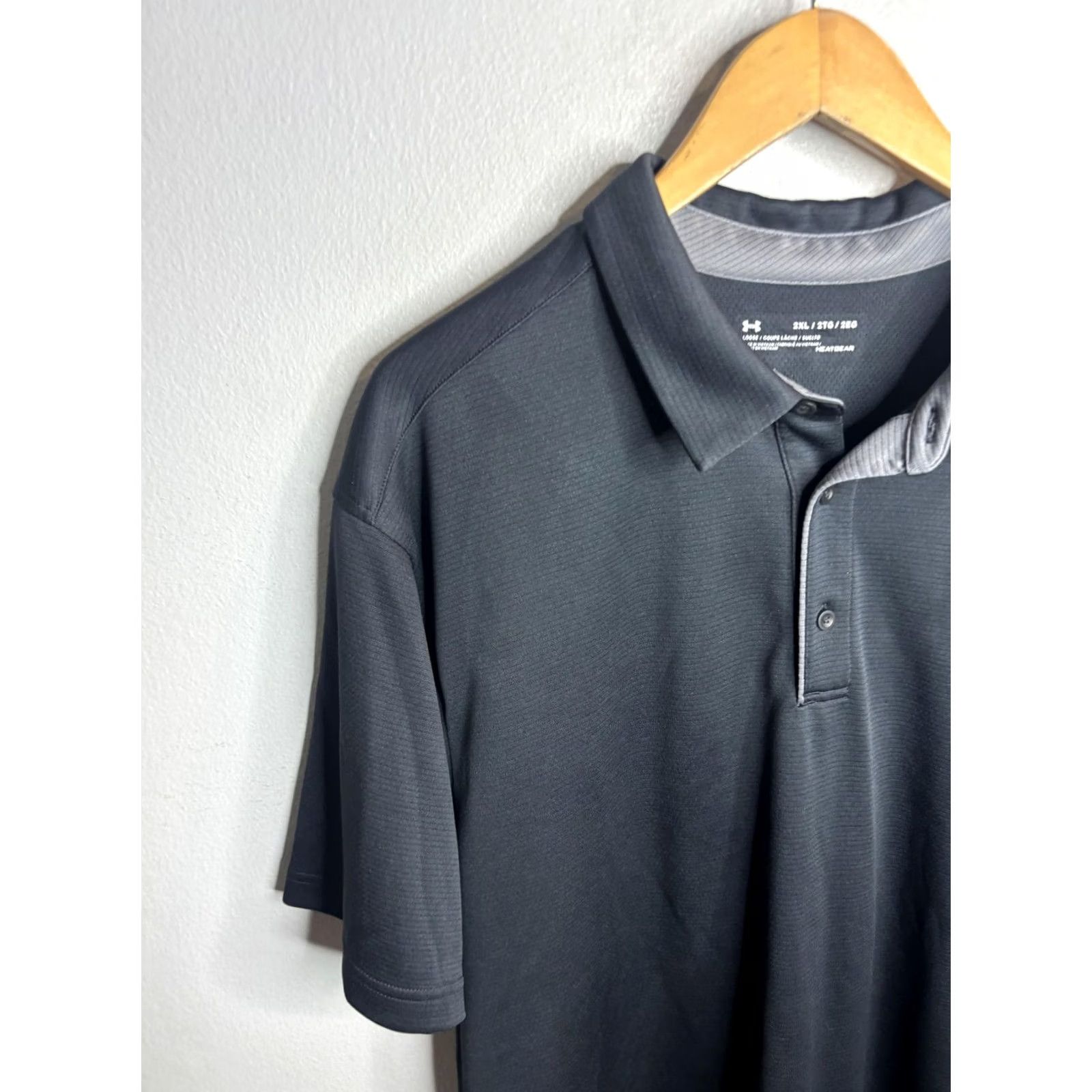 Under Armour VINTAGE/Under Armour Polo Shirt Mens 2XL Black HeatGear Lightweight Athletic Golf Logo Size US XXL / EU 58 / 5 - 2 Thumbnail