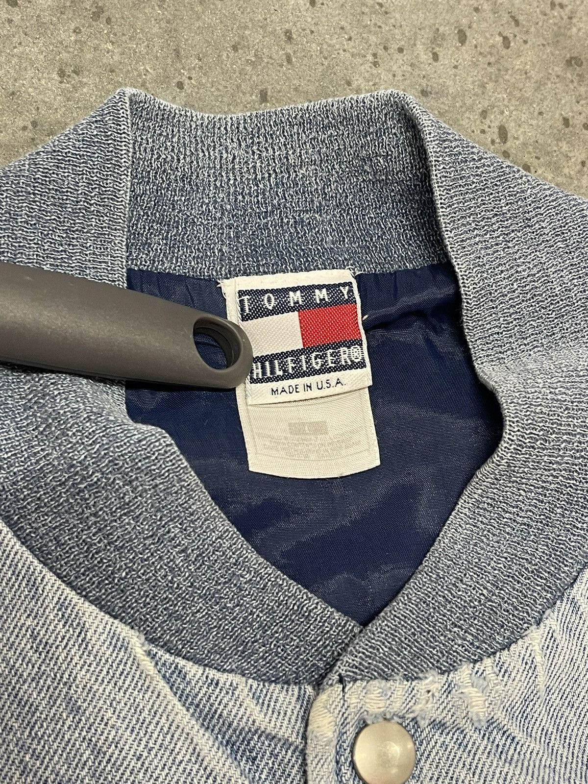 Tommy Hilfiger 90’s 2000’s Vintage Tommy Hilfiger Denim Bomber Jacket Size US L / EU 52-54 / 3 - 10 Thumbnail