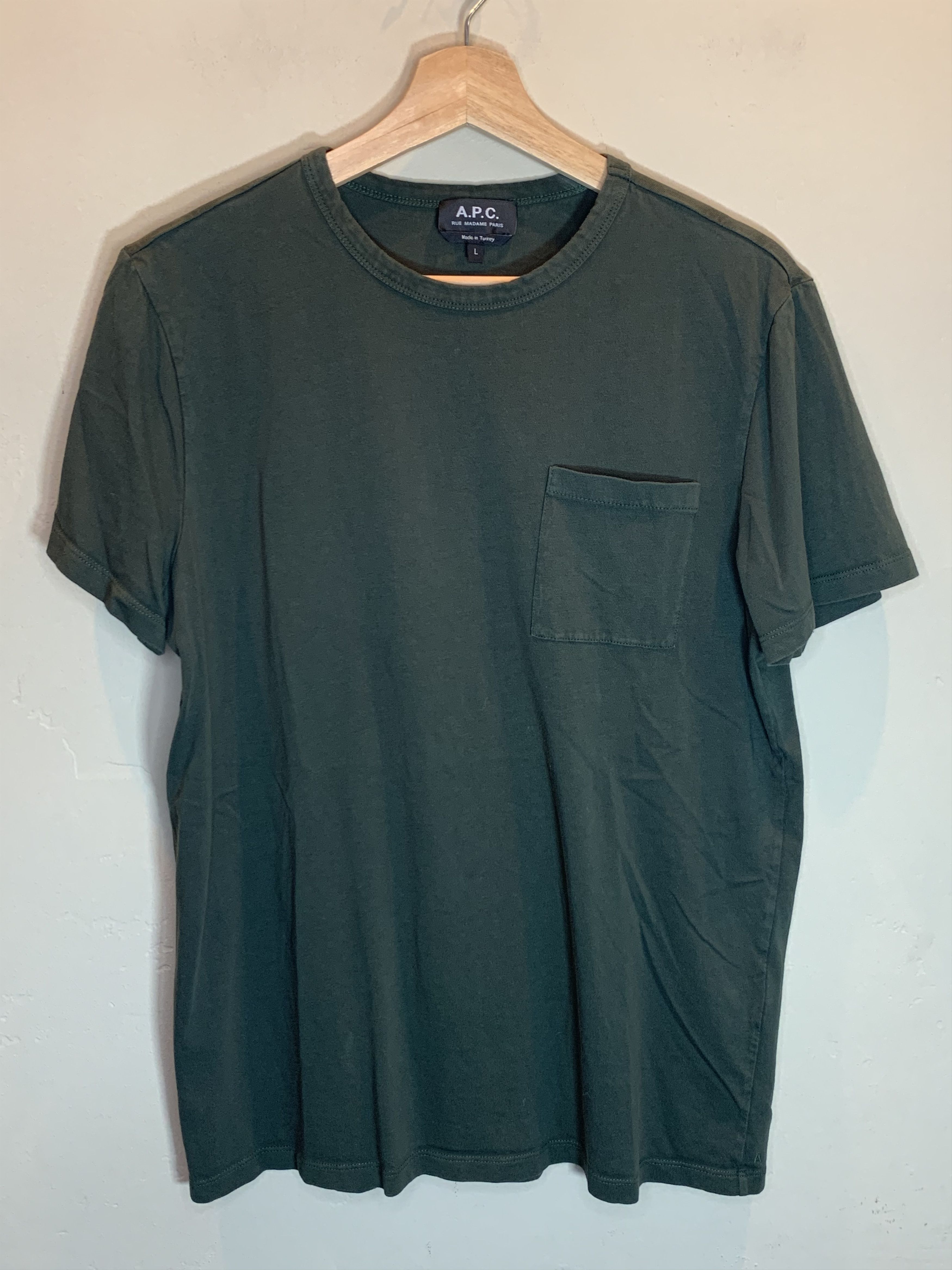 A.P.C. *RARE* A.P.C. Pocket Faded Green T-Shirt - Large Size US L / EU 52-54 / 3 - 1 Thumbnail