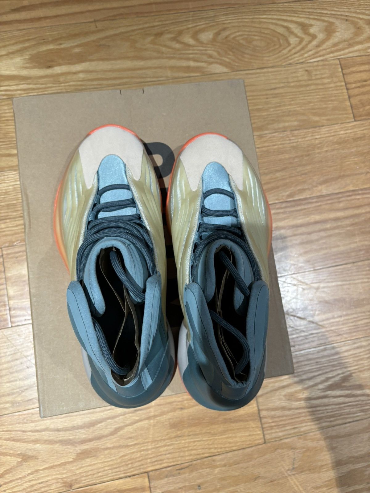 Adidas Adidas Yeezy Kanye west yzy qntm hi res coral size 10 Size US 10 / EU 43 - 2 Thumbnail