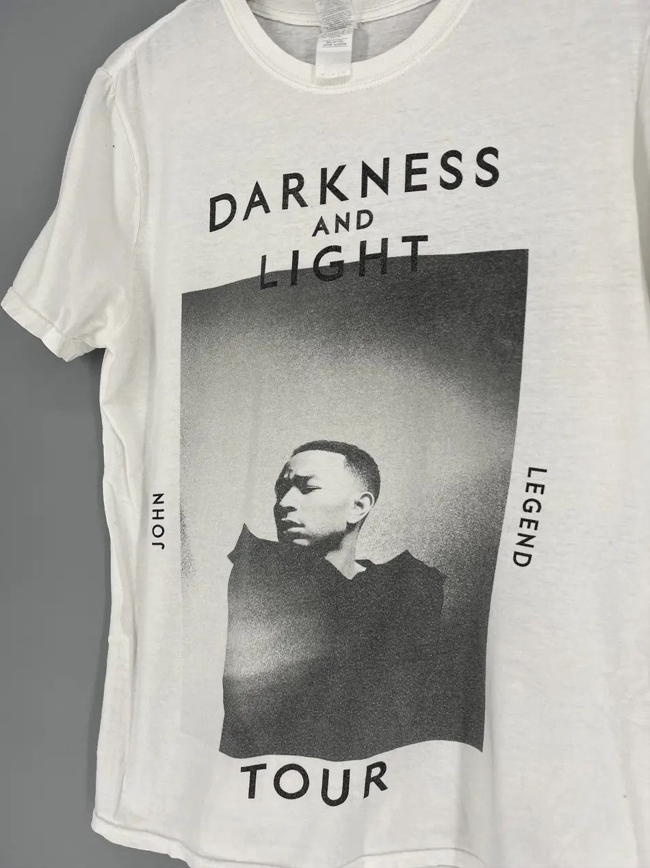 Band Tees Vintage Y2K John Legend Darkness+Light Tour 2017 Shirt M Size US M / EU 48-50 / 2 - 5 Thumbnail