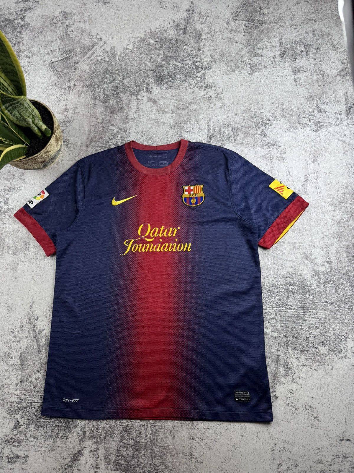 Nike BARCELONA FC 2012 2013 Home Vintage Nike Soccer Football Football Shirt Jersey Size US L / EU 52-54 / 3 - 3 Thumbnail