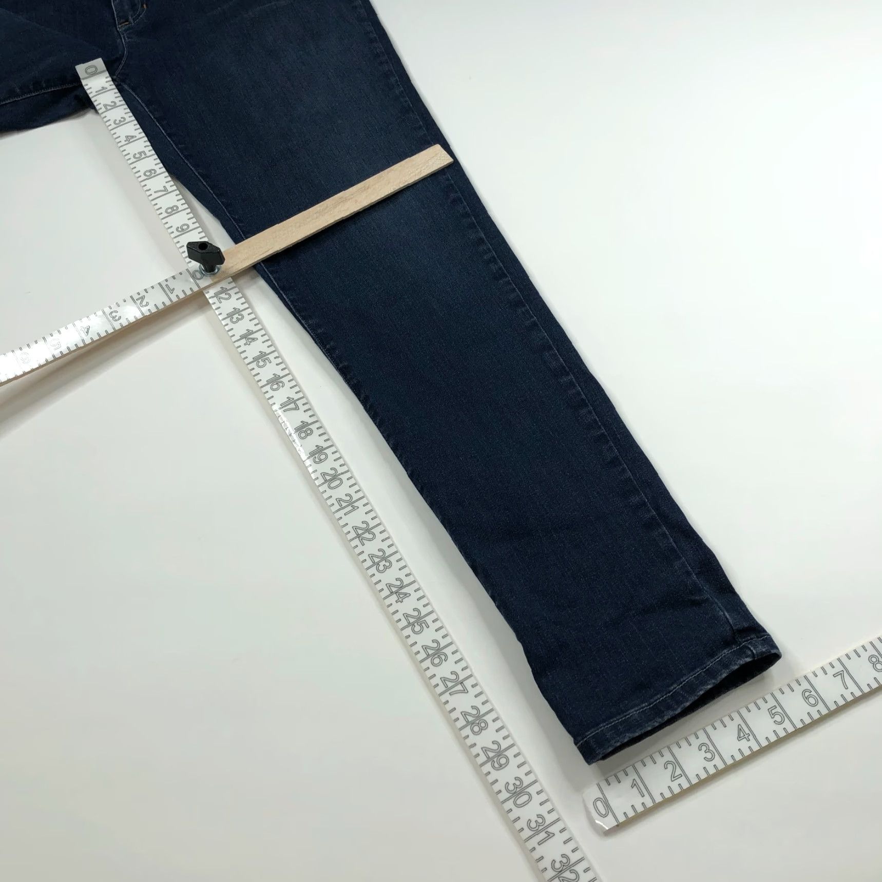 Eileen Fisher Eileen Fisher Jeans Tapered Slim 12 Mid Rise Stretch Denim Blue 34W 30L Womens Regular 5-Pocket Size 34" / US 12 / IT 48 - 3 Thumbnail