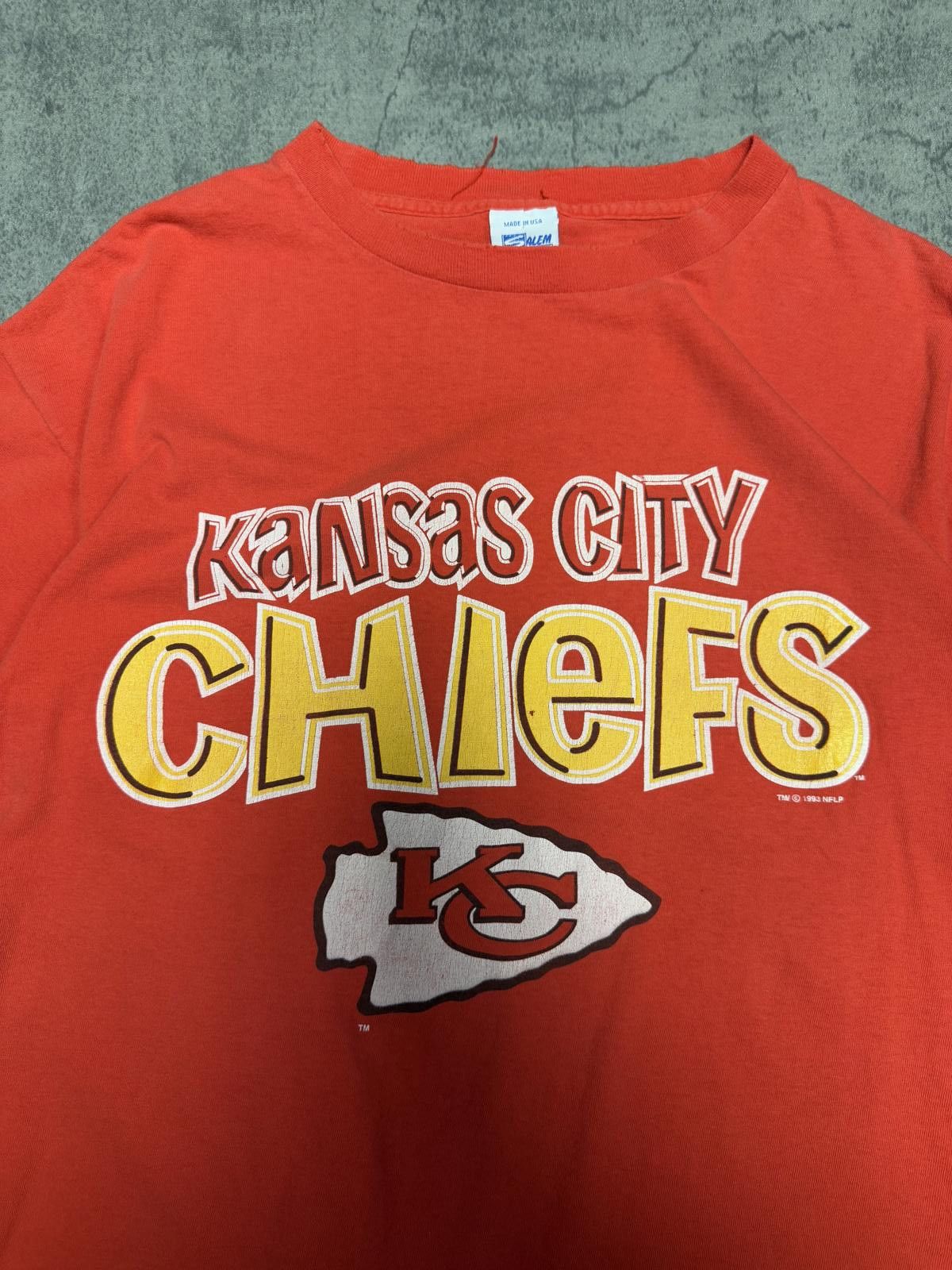 Salem Sportswear 1993 Kansas City Chiefs Tee — L — Size US L / EU 52-54 / 3 - 5 Thumbnail