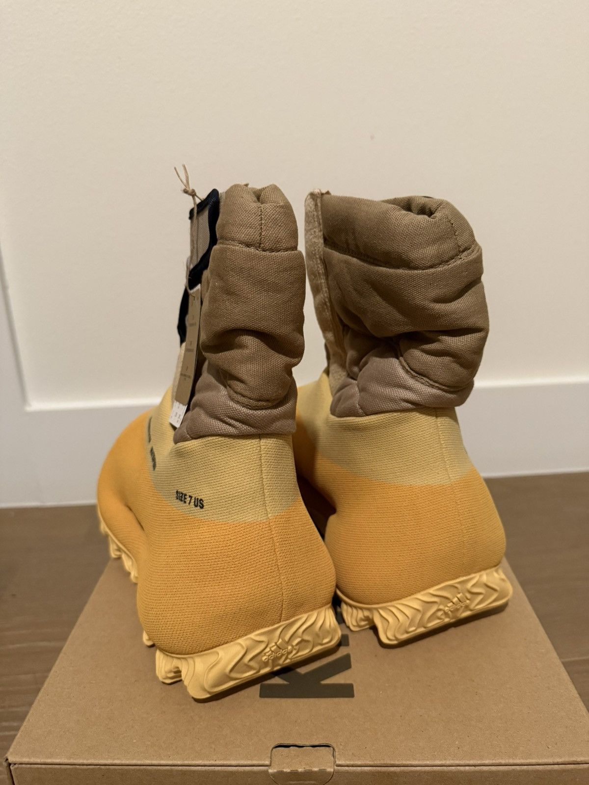 Yeezy Adidas Yeezy Knit Runner Boot Sulfur Yellow RNR BT size 7 Size US 7 / EU 40 - 3 Thumbnail