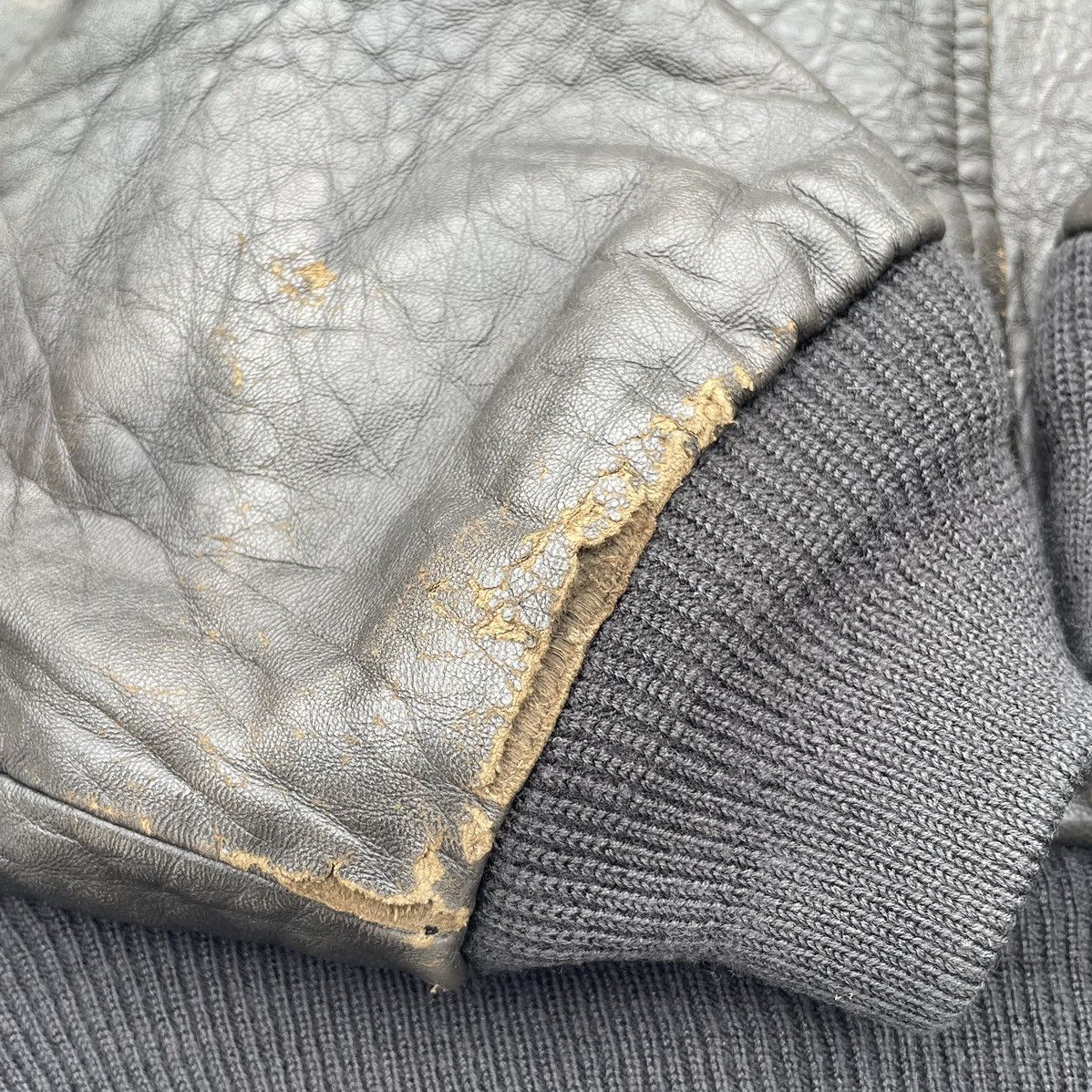 Avirex Distressed Avirex 1989 Heavy Flight Bomber Leather Jacket Size US M / EU 48-50 / 2 - 16 Thumbnail