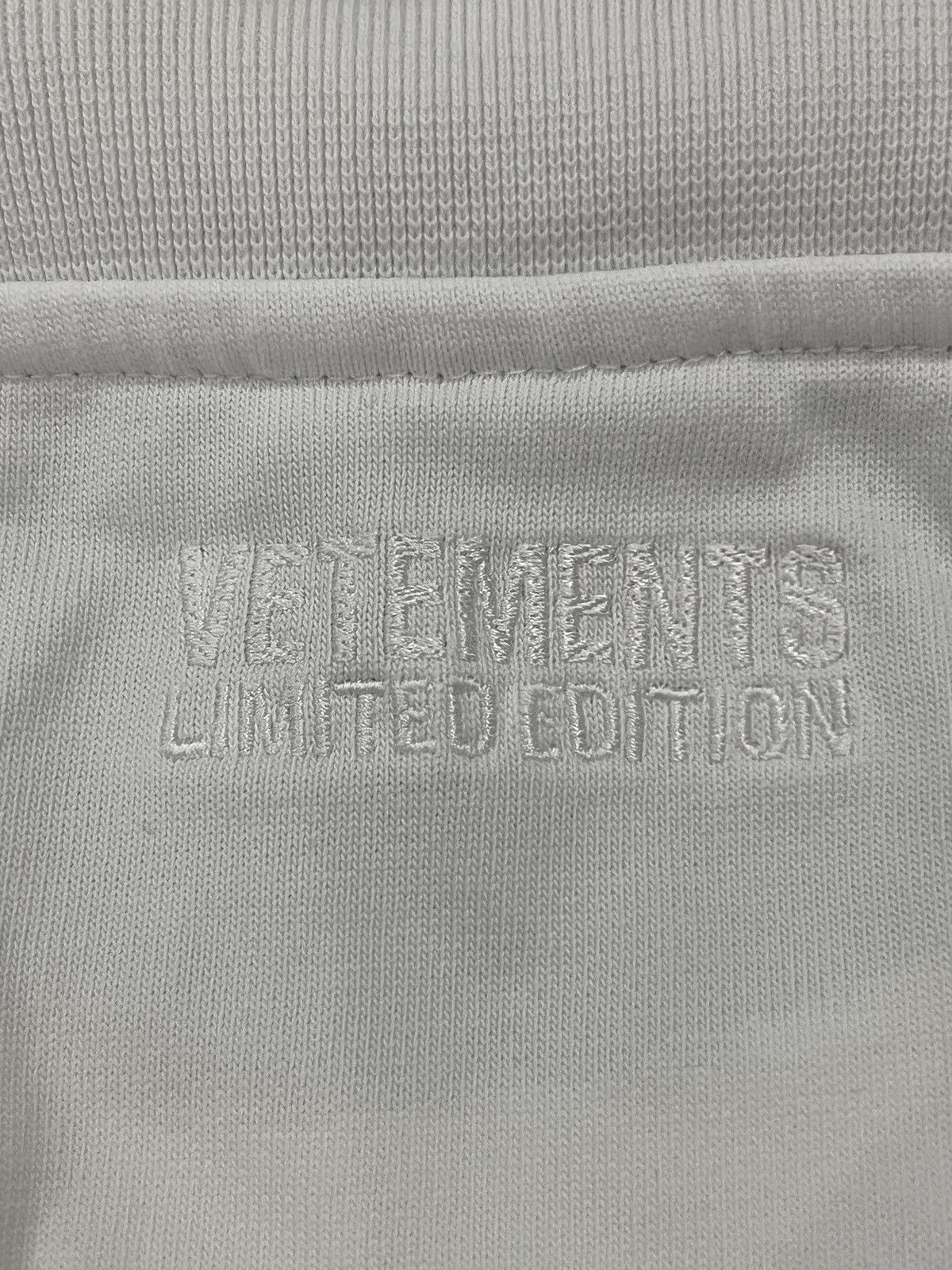 Vetements Vetements FW21 “Information Is Not Knowledge” T-Shirt Size US L / EU 52-54 / 3 - 13 Thumbnail