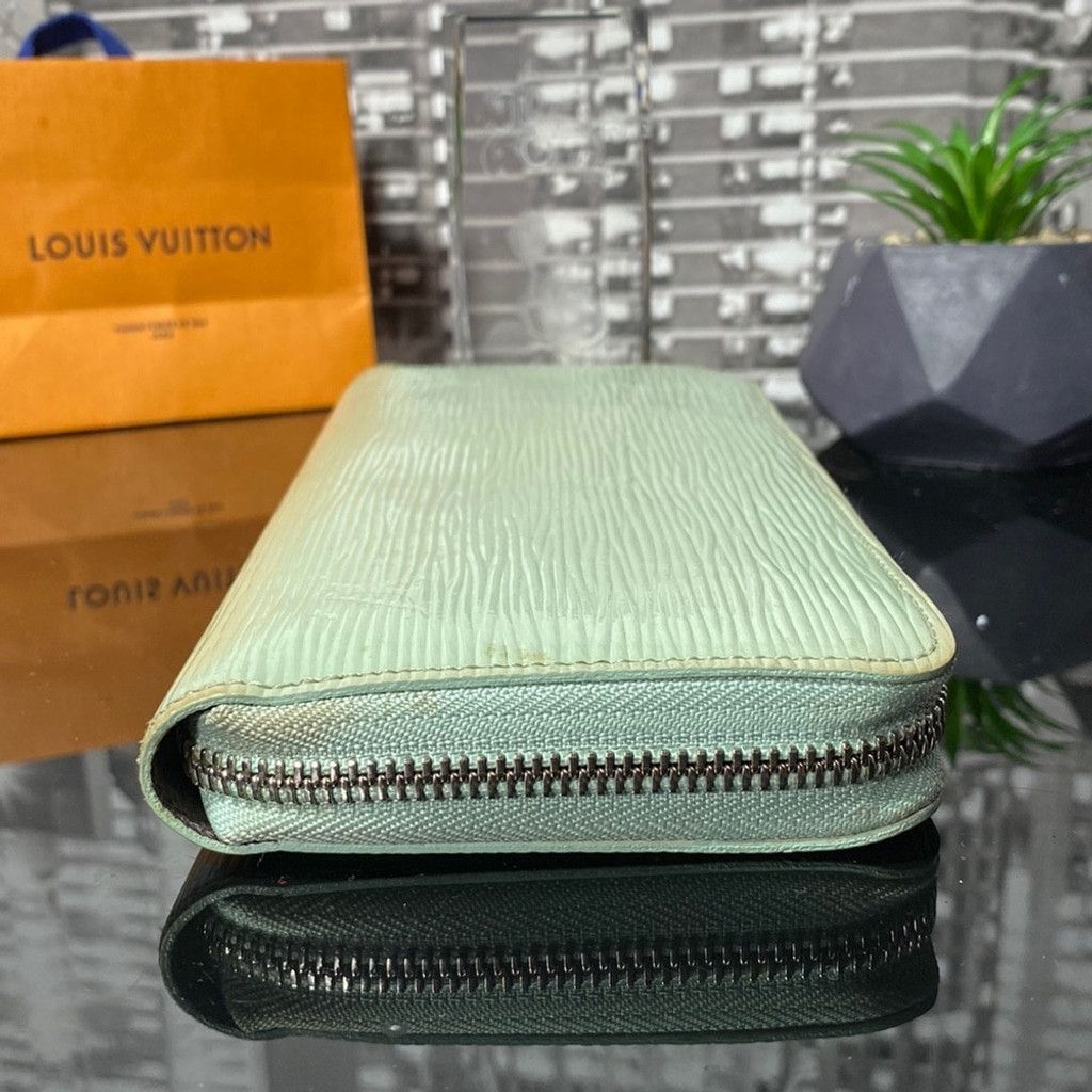 Louis Vuitton Auth Rare Louis Vuitton Epi Electric Patent Leather Wallet Size ONE SIZE - 15 Thumbnail