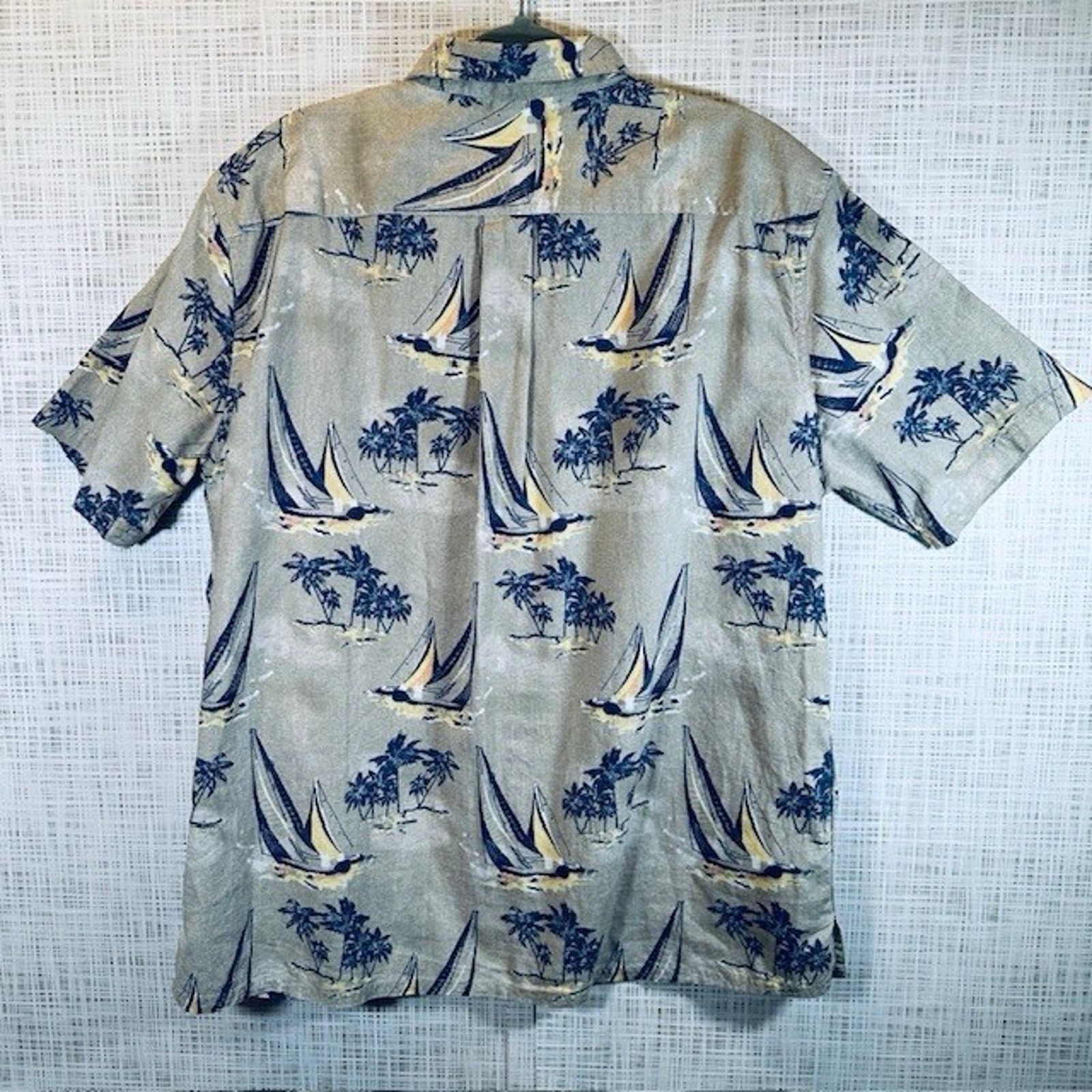 Croft & Barrow Croft & Barrow Hawaiian Button Shirt LRG Tan Sailboats Palms Size US L / EU 52-54 / 3 - 6 Thumbnail