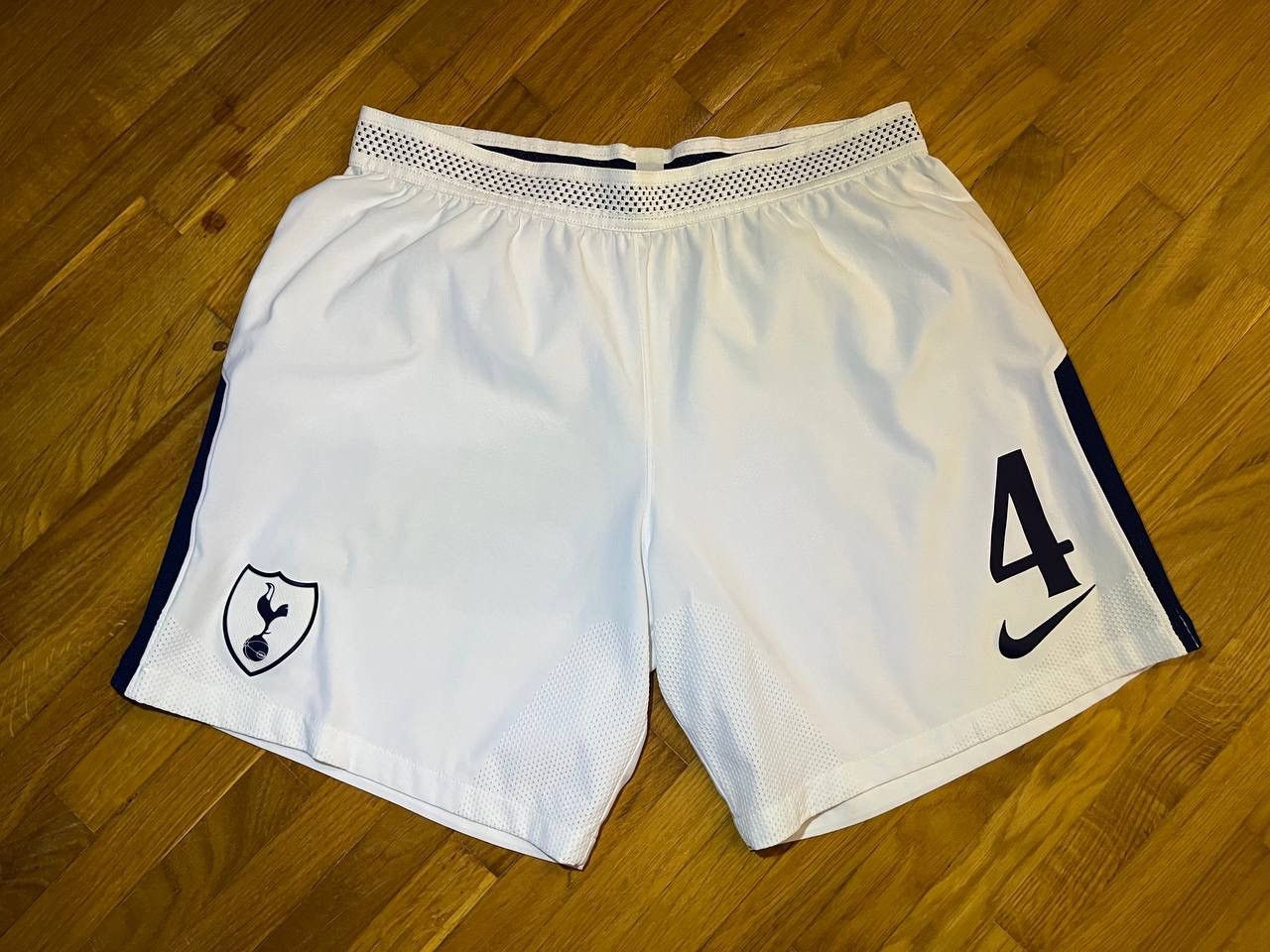 Nike Tottenham Hotspur 2017-2018 match worn soccer shorts