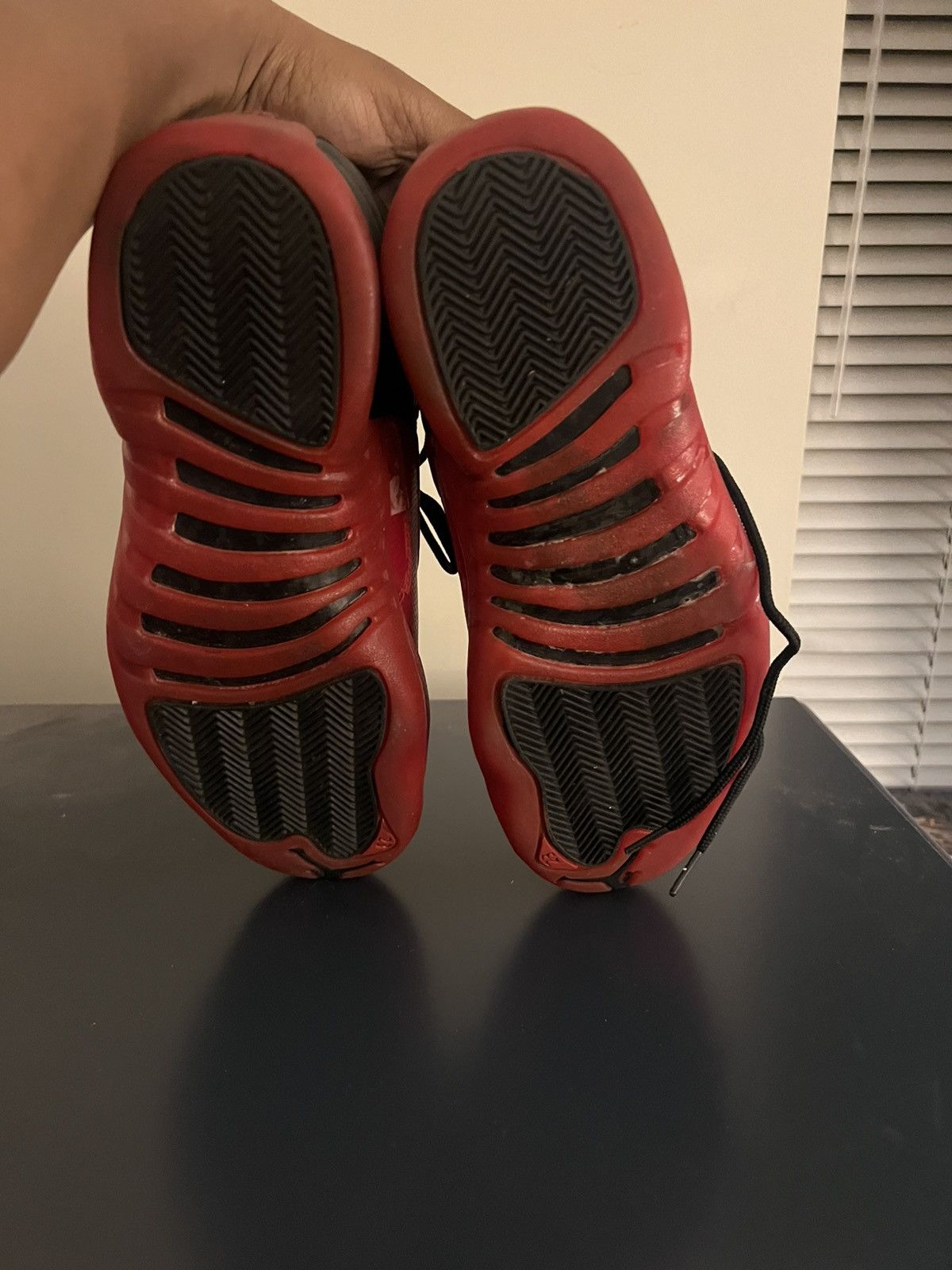 Jordan Brand Jordan 12 flu game Size US 9 / EU 42 - 6 Thumbnail