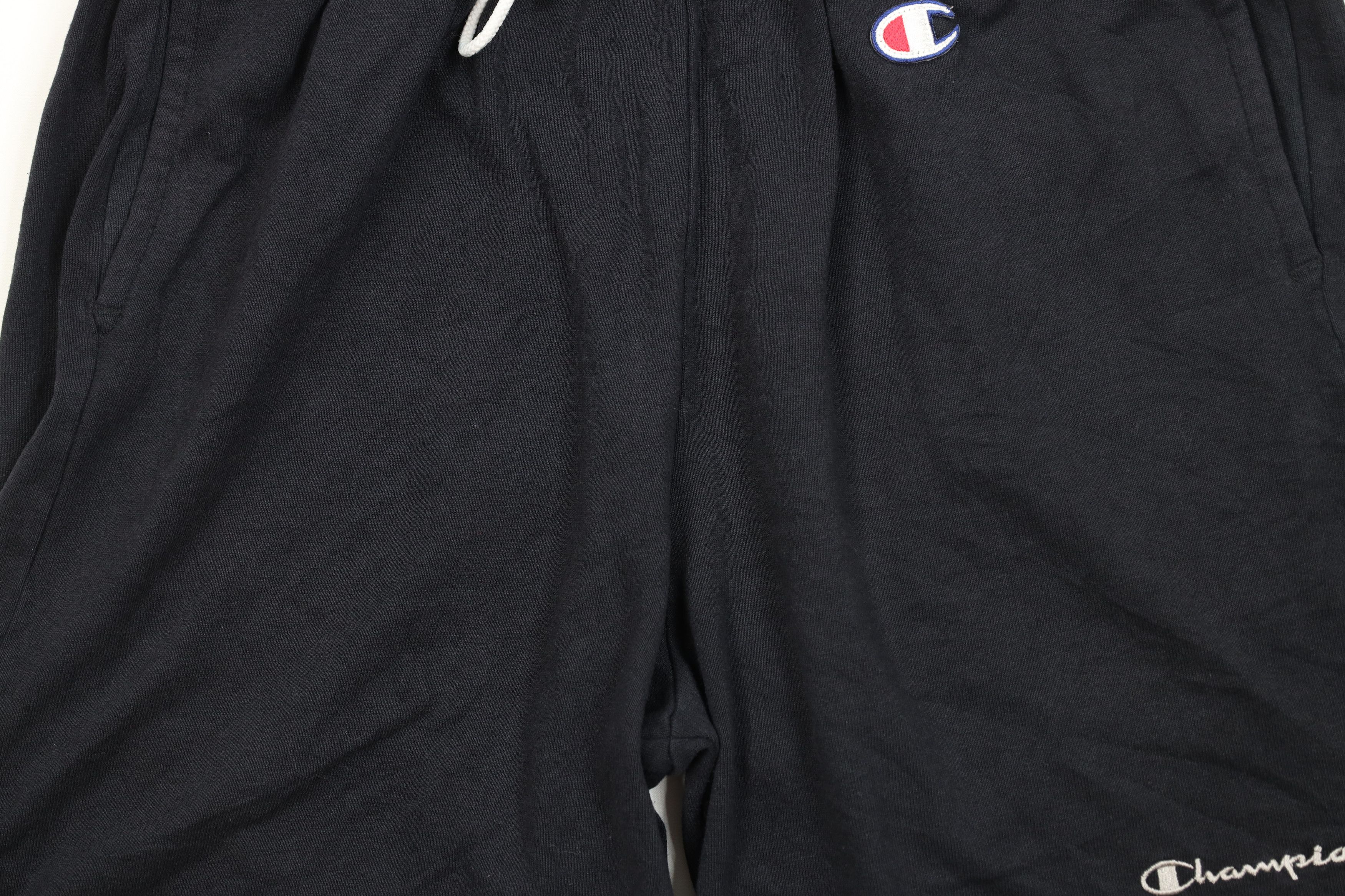 Champion Vintage 90s Champion Above Knee Heavyweight Shorts Black Size US 36 / EU 52 - 3 Thumbnail