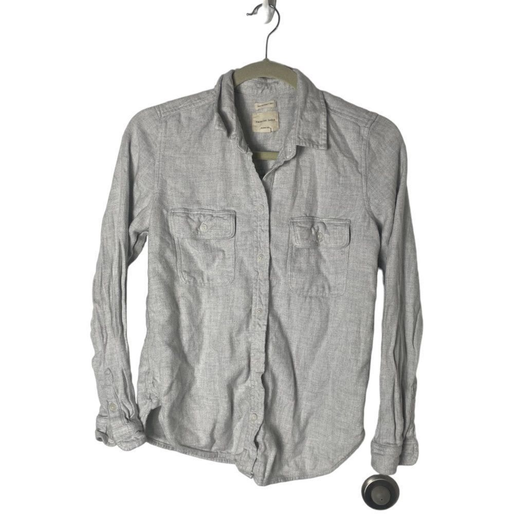 American Eagle Outfitters American Eagle Gray Soft Button Down Shirt Women’s Size Smal Size S / US 4 / IT 40 - 2 Thumbnail