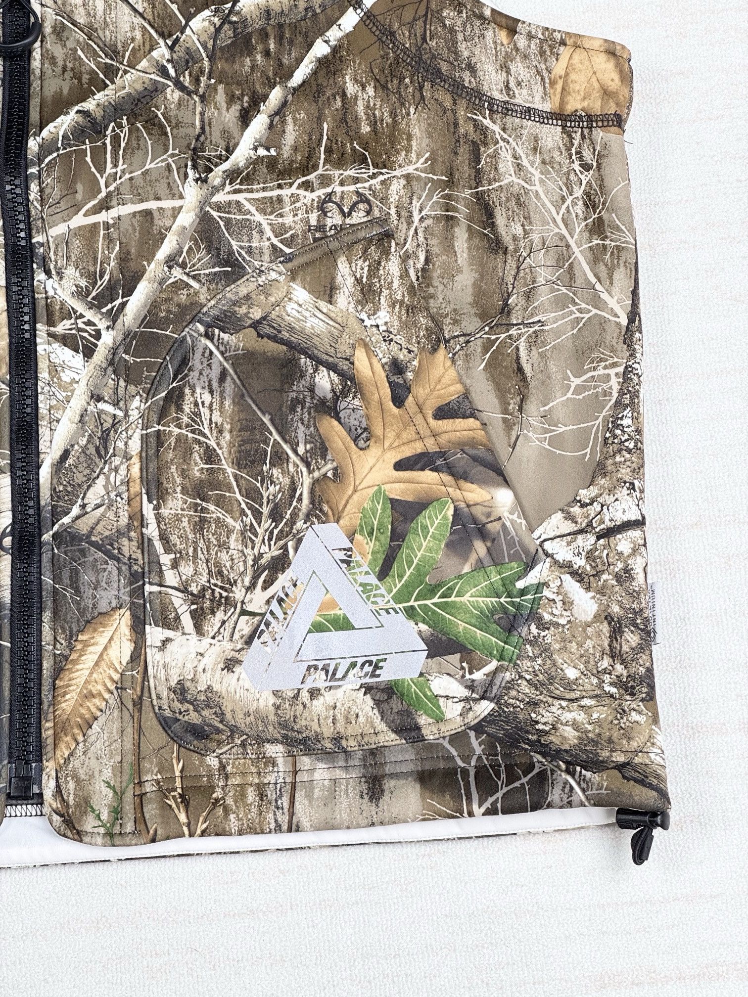 Palace windstopper real tree camo vest Size US L / EU 52-54 / 3 - 6 Thumbnail