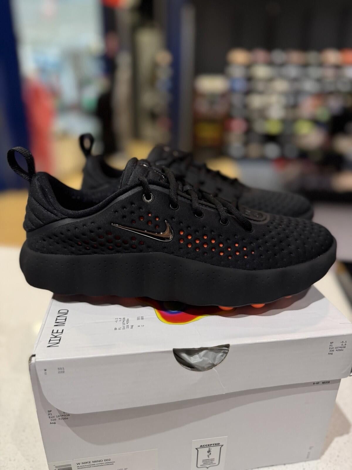 Nike Size 10W Nike Mind 002 Black Chrome Hyper Crimson HQ4310-001 Size US 10 / IT 40 - 4 Thumbnail