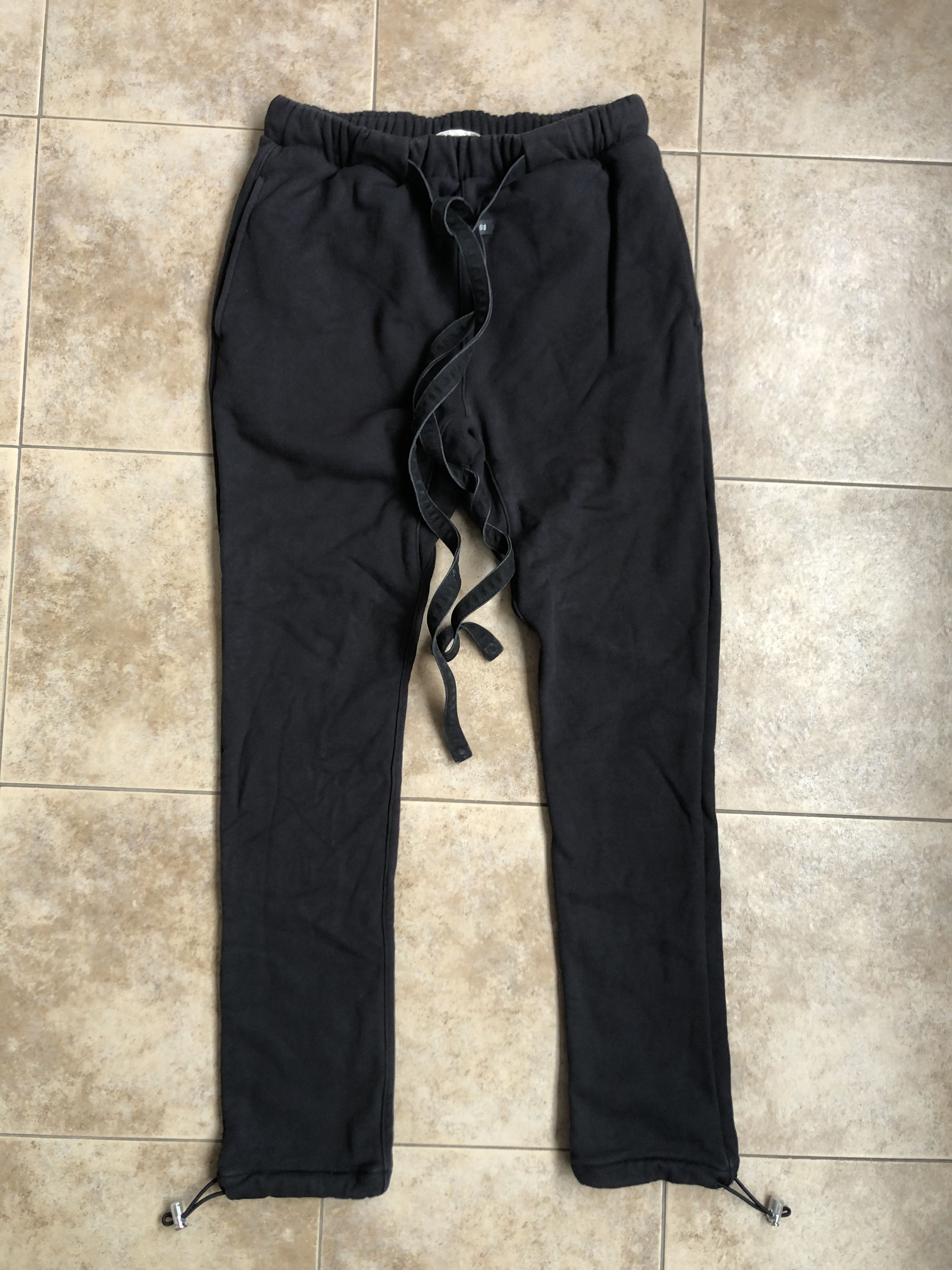 Fear Of God Sixth Collection Core Sweat Pants Size M in Black, Men’s