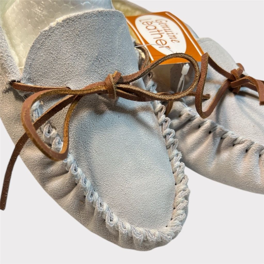 The Unbranded Brand NEW Mens 6 VINTAGE Leather Moccasin Slippers Cream White NWT Size US 6 / IT 36 - 6 Thumbnail