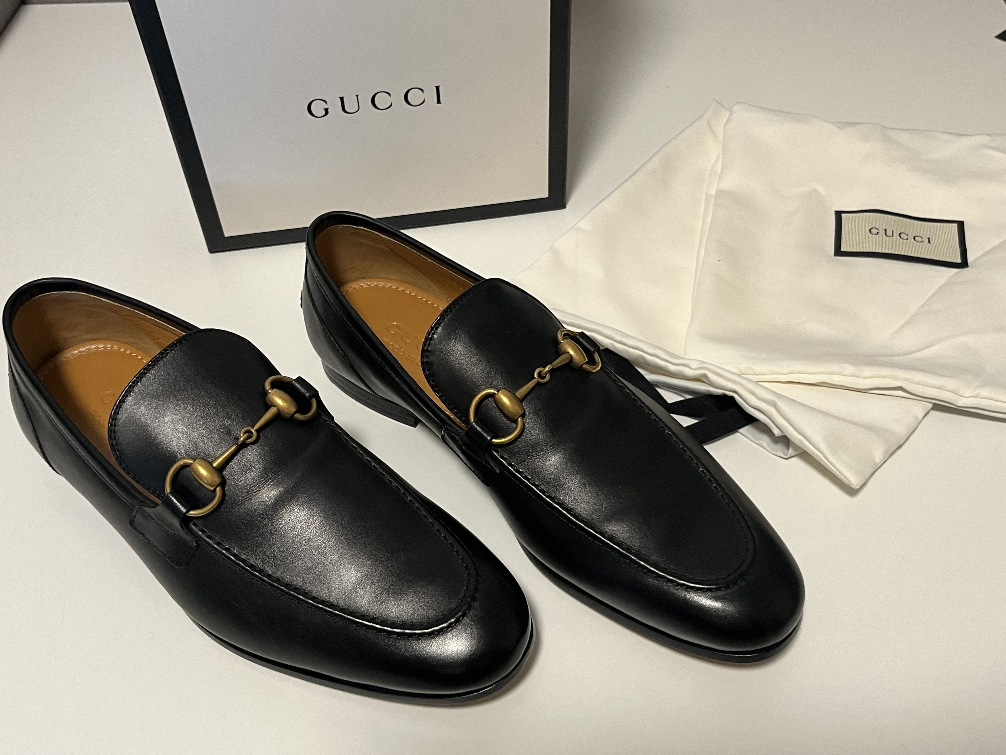 靴 gucci bit loafer 40 1/2Eblack gold Gucci STUNNING GUCCI BLACK LEATHER LOAFERS WITH GOLD BEE