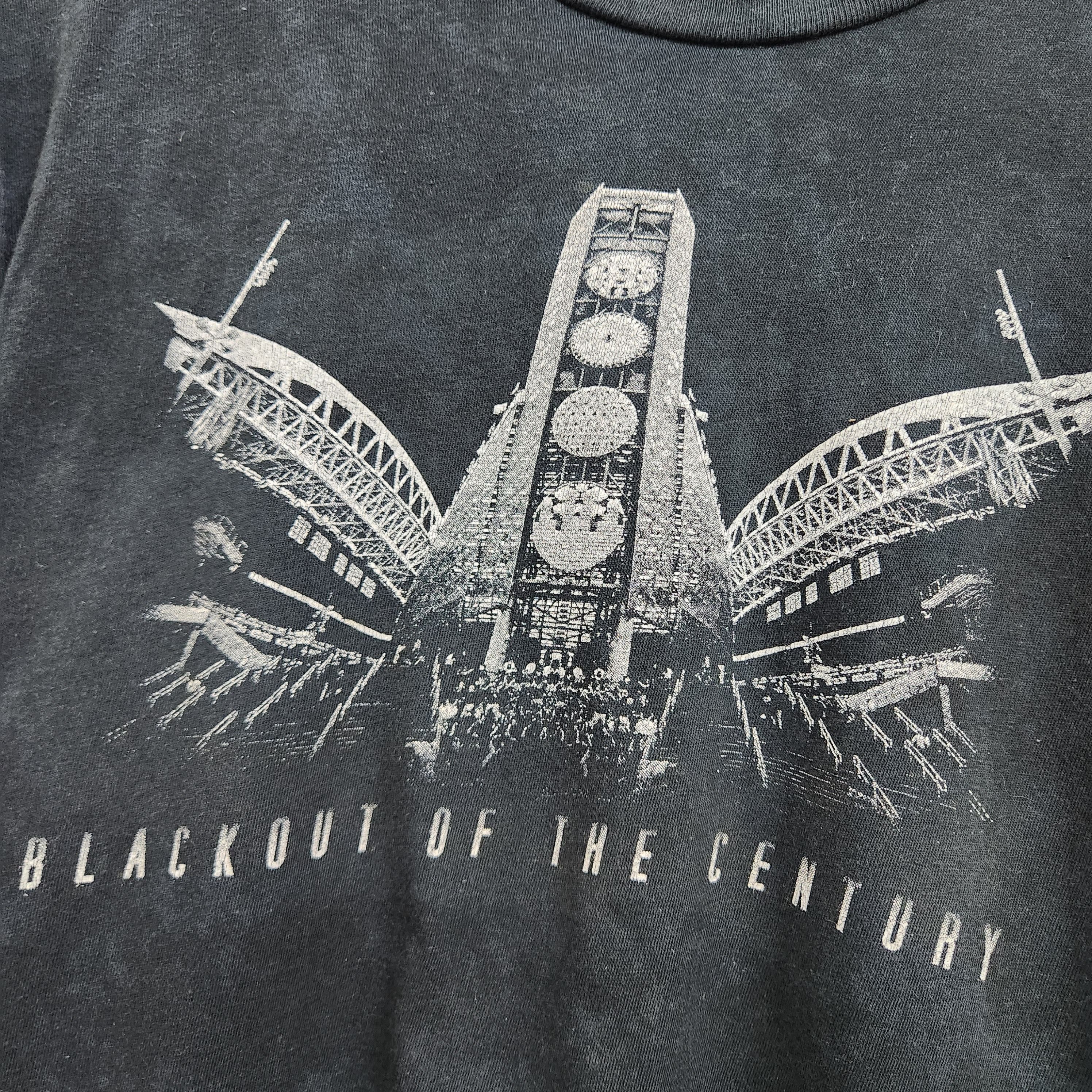 Vintage Blackout Of The Century 2003 Vintage TShirt Size US S / EU 44-46 / 1 - 8 Thumbnail
