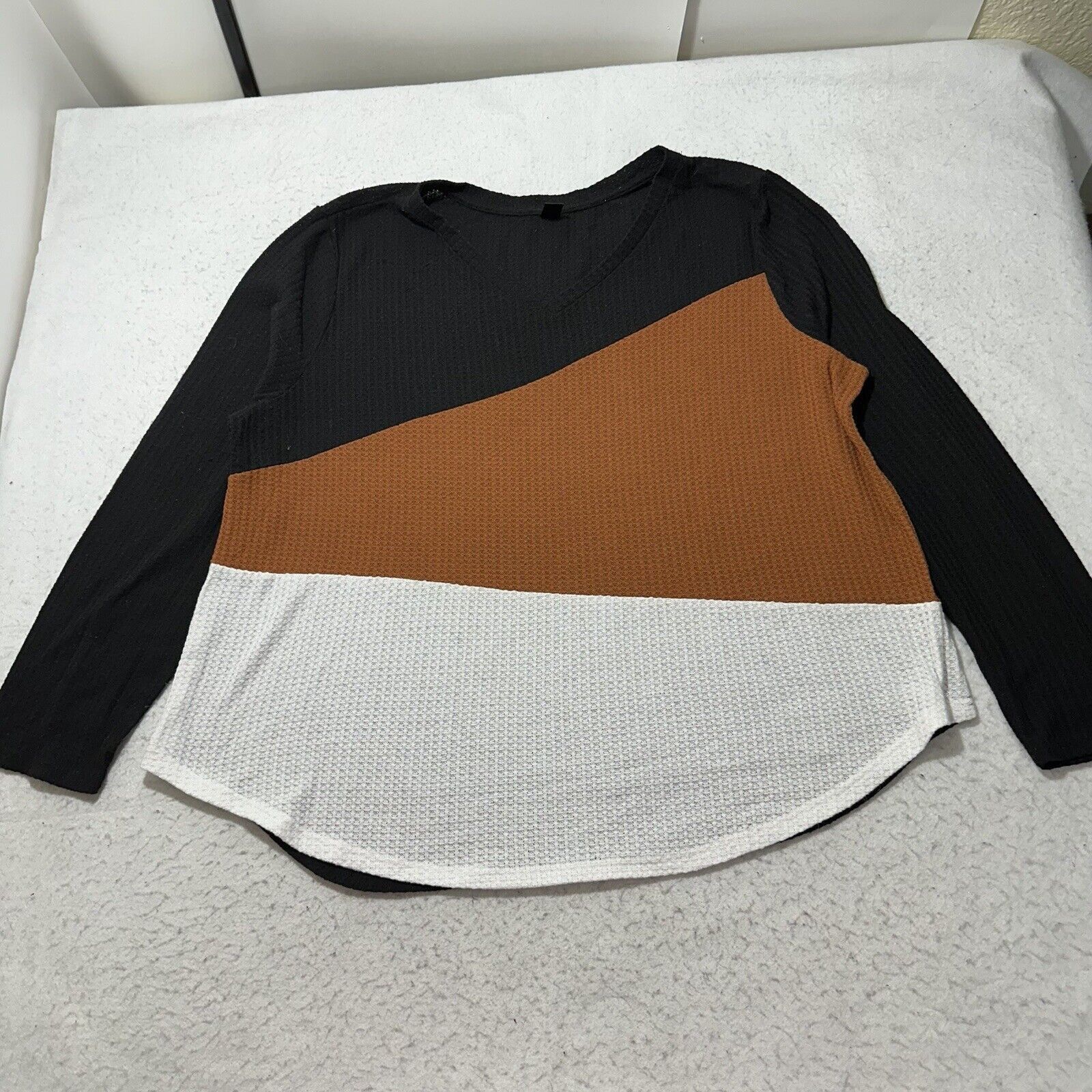 Shein SheIn 4XL Size V-Neck Colorblock Sweater Black Orange White Size 4XL / US 24-26 - 1 Thumbnail