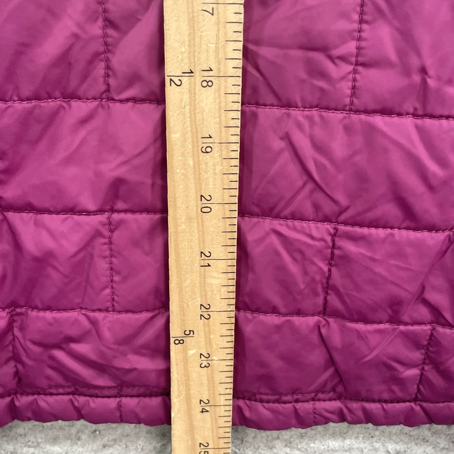 Carhartt Carhartt Reversible Flannel Vest Women's Large Magenta Outdoor Gorpcore Vest Women L Magenta Gorpcore Size L / US 10 / IT 46 - 5 Thumbnail