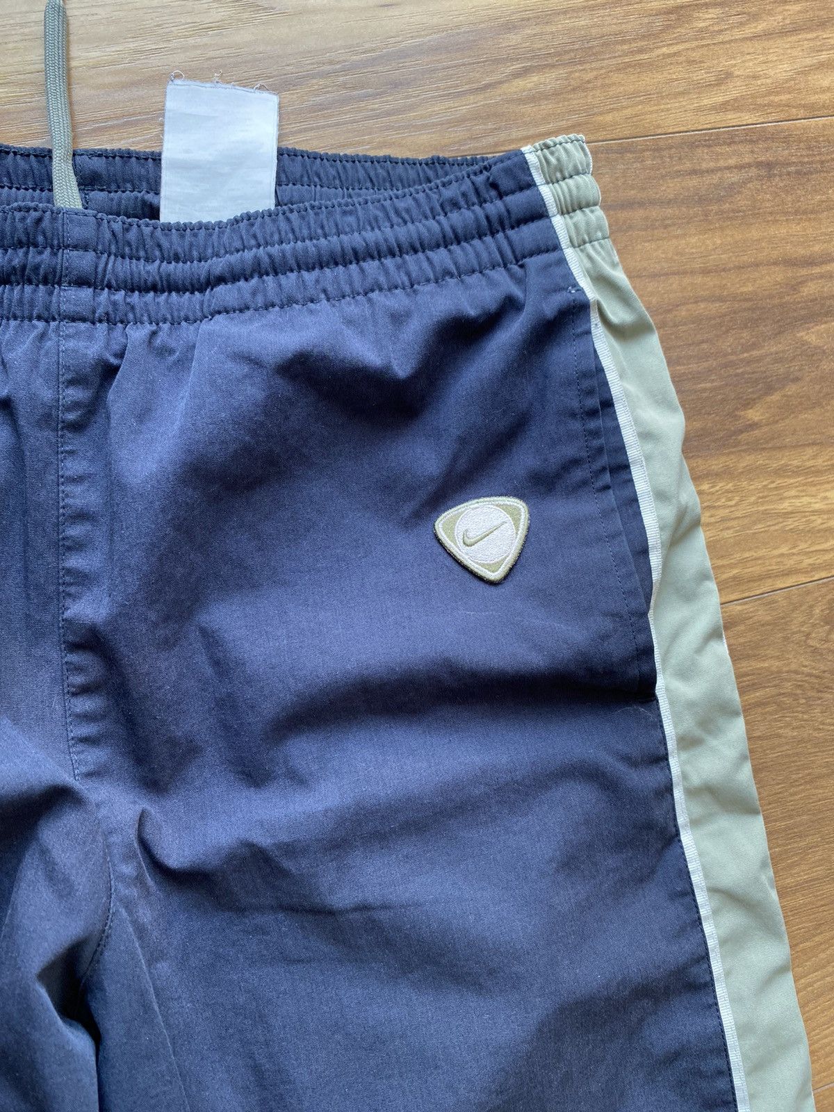 Nike × Vintage Nike Nylon Baggy Pants Vintage,Drill,Y2K Size US 30 / EU 46 - 2 Thumbnail
