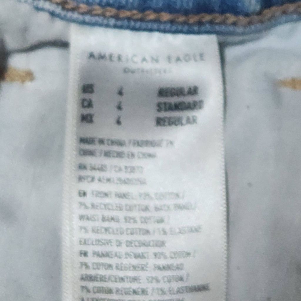 American Eagle Outfitters American Eagle Mom Jeans Size 4 Size 27" / US 4 / IT 40 - 4 Thumbnail