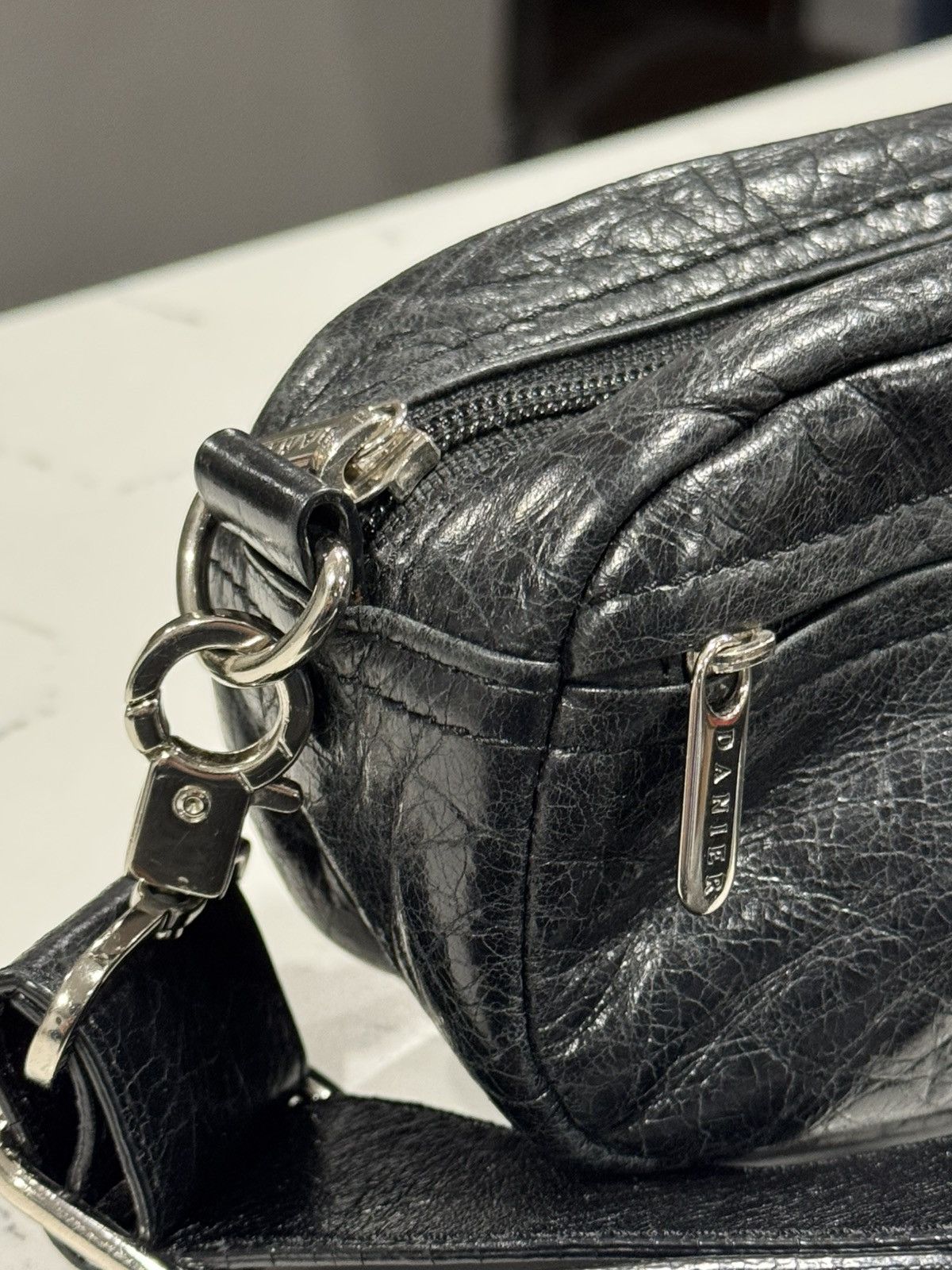Danier Vintage Danier Leather Crossbody Bag Y2K Shoulder Pouch Size ONE SIZE - 9 Thumbnail