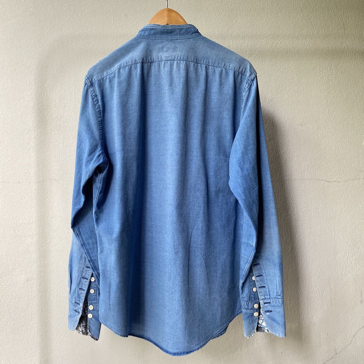 Paul Smith Paul Smith Lightweight Blue Denim Shirt Size US L / EU 52-54 / 3 - 2 Thumbnail