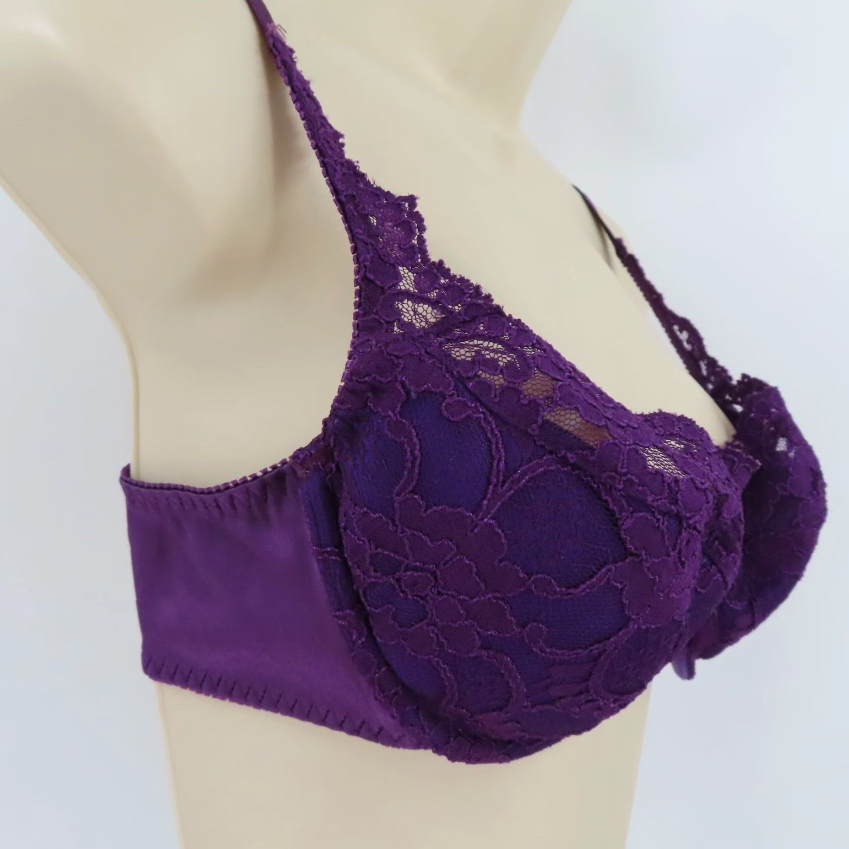 Victoria's Secret VINTAGE Victoria's Secret 36C Purple Floral Lace Bra Underwire Padded Balconette Size ONE SIZE - 2 Thumbnail