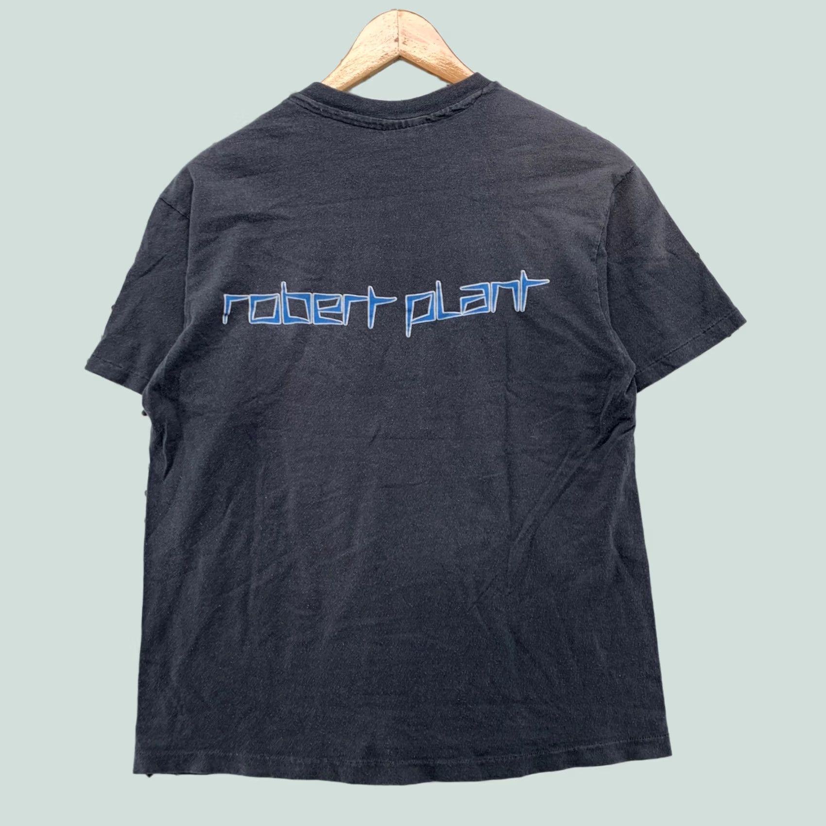 Hanes VINTAGE Robert Plant Led Zeppelin T Shirt Mens L Black 1985 Rock Band USA Mens L Black Size US L / EU 52-54 / 3 - 1 Thumbnail