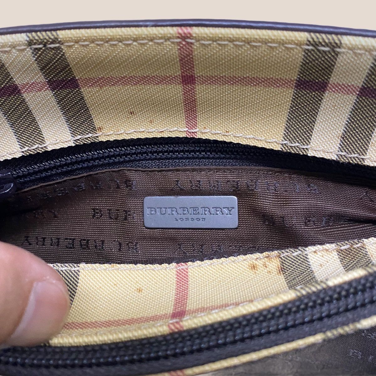 Burberry ‼️LASTDROP‼️ AUTHENTIC BURBERRY NOVA CHECK HANDBAG Size ONE SIZE - 11 Thumbnail