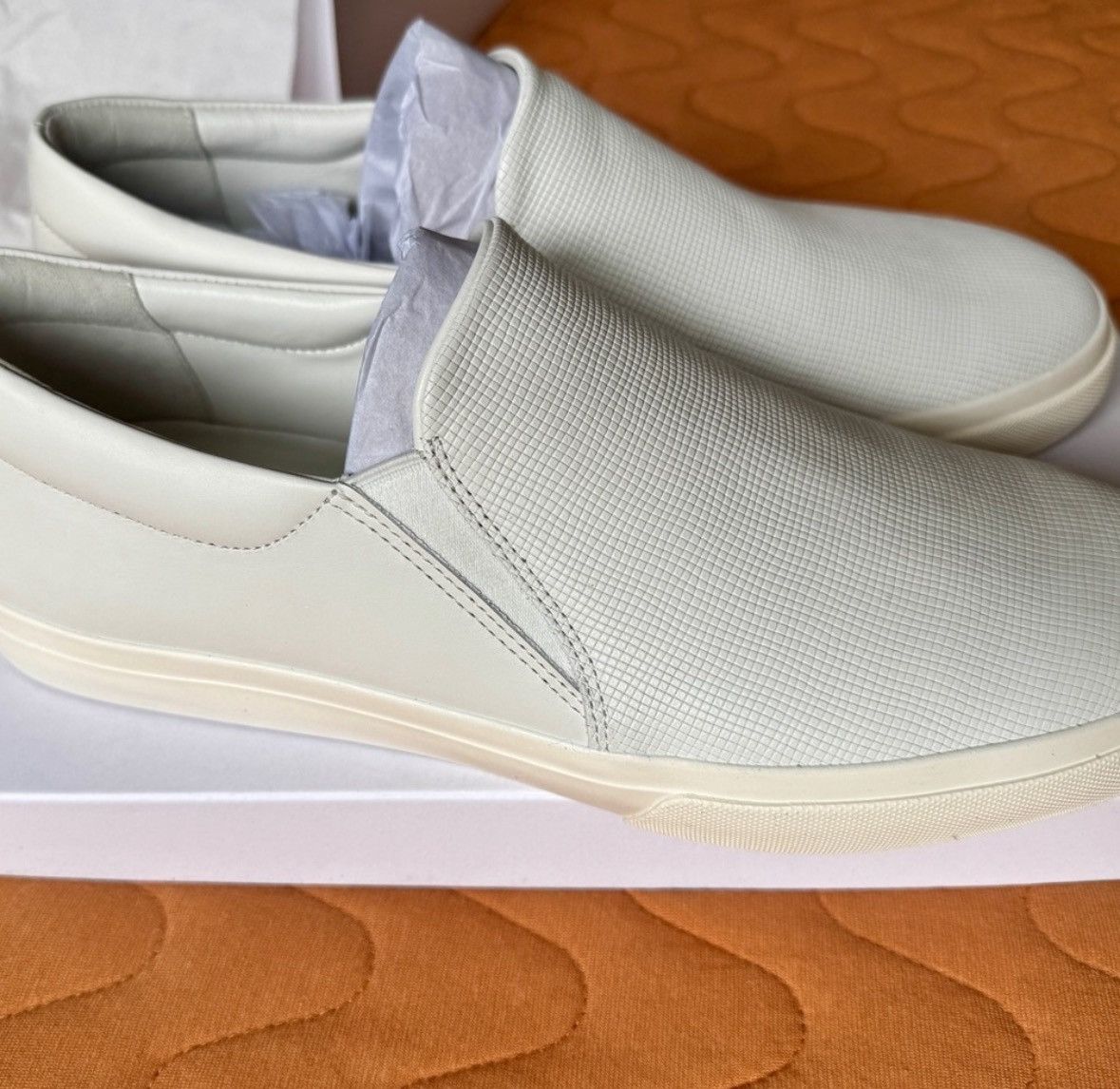 Vince Vince Farran Leather Slip On Size US 10.5 / EU 43-44 - 1 Thumbnail