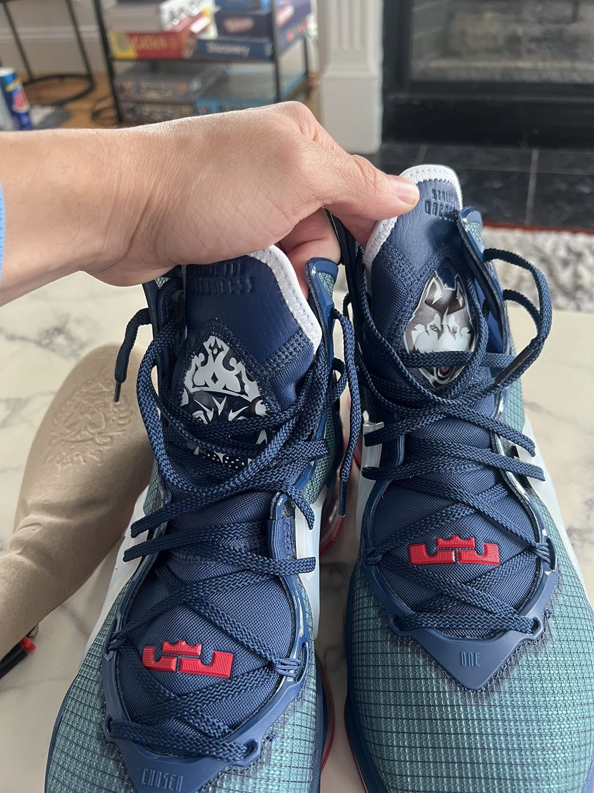 Nike Lebron 19: UCONN Huskies Away PE Size US 10.5 / EU 43-44 - 15 Thumbnail