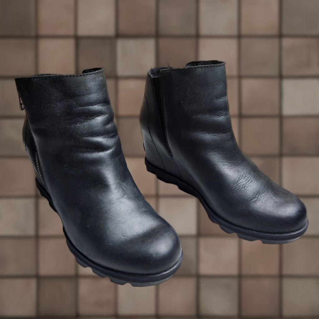 SOREL Sorel Boot Joan of Arctic Zip Wedge II Nubuck Leather Black Womens Size 10 Boots M Black Heel Wedge Casual Size US 10 / IT 40 - 1 Thumbnail