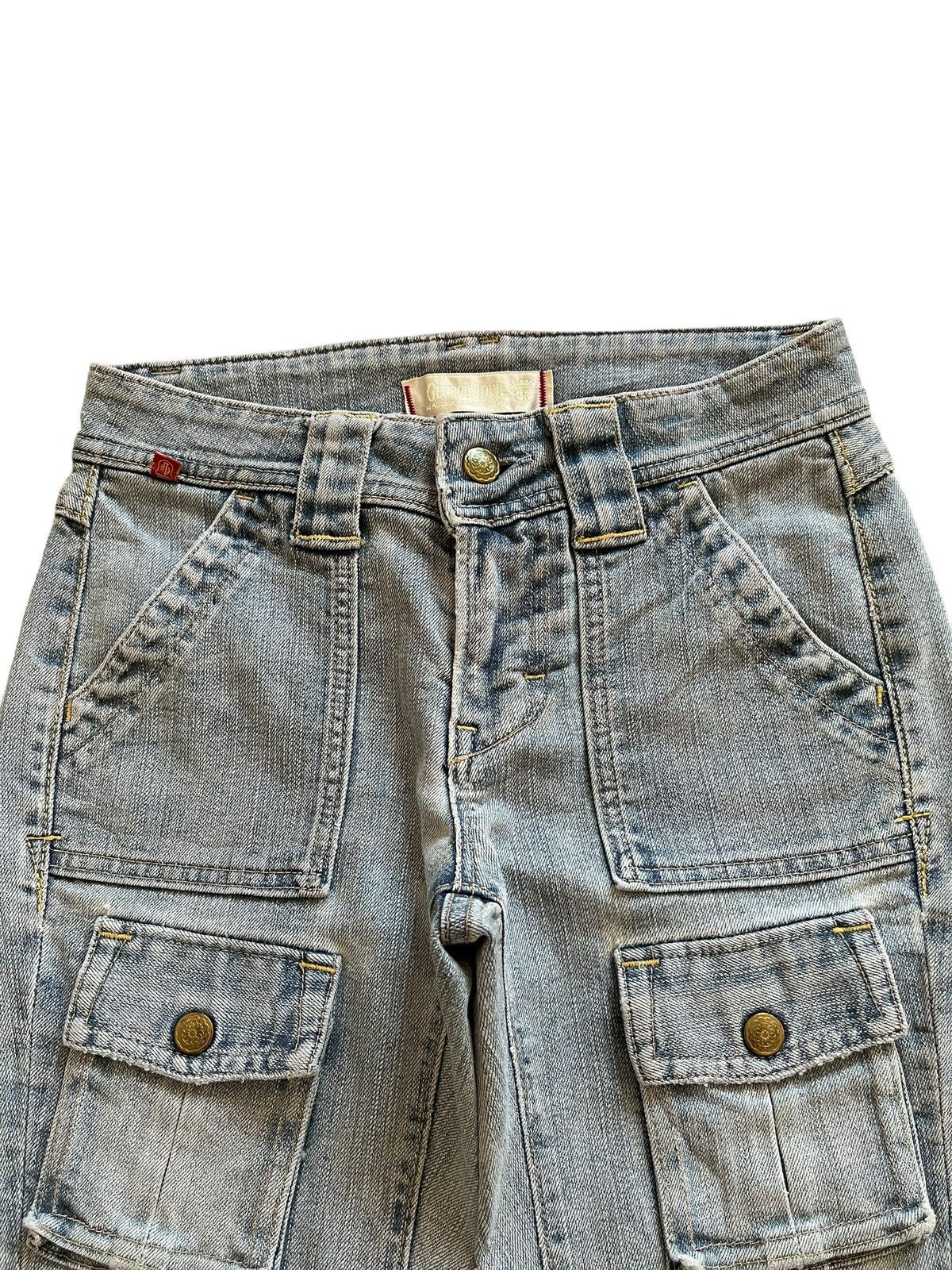 Japanese Brand Vintage Japanese Brand Light Wash Bell Bottom Flare Jeans Size 26" / US 2 / IT 38 - 4 Thumbnail
