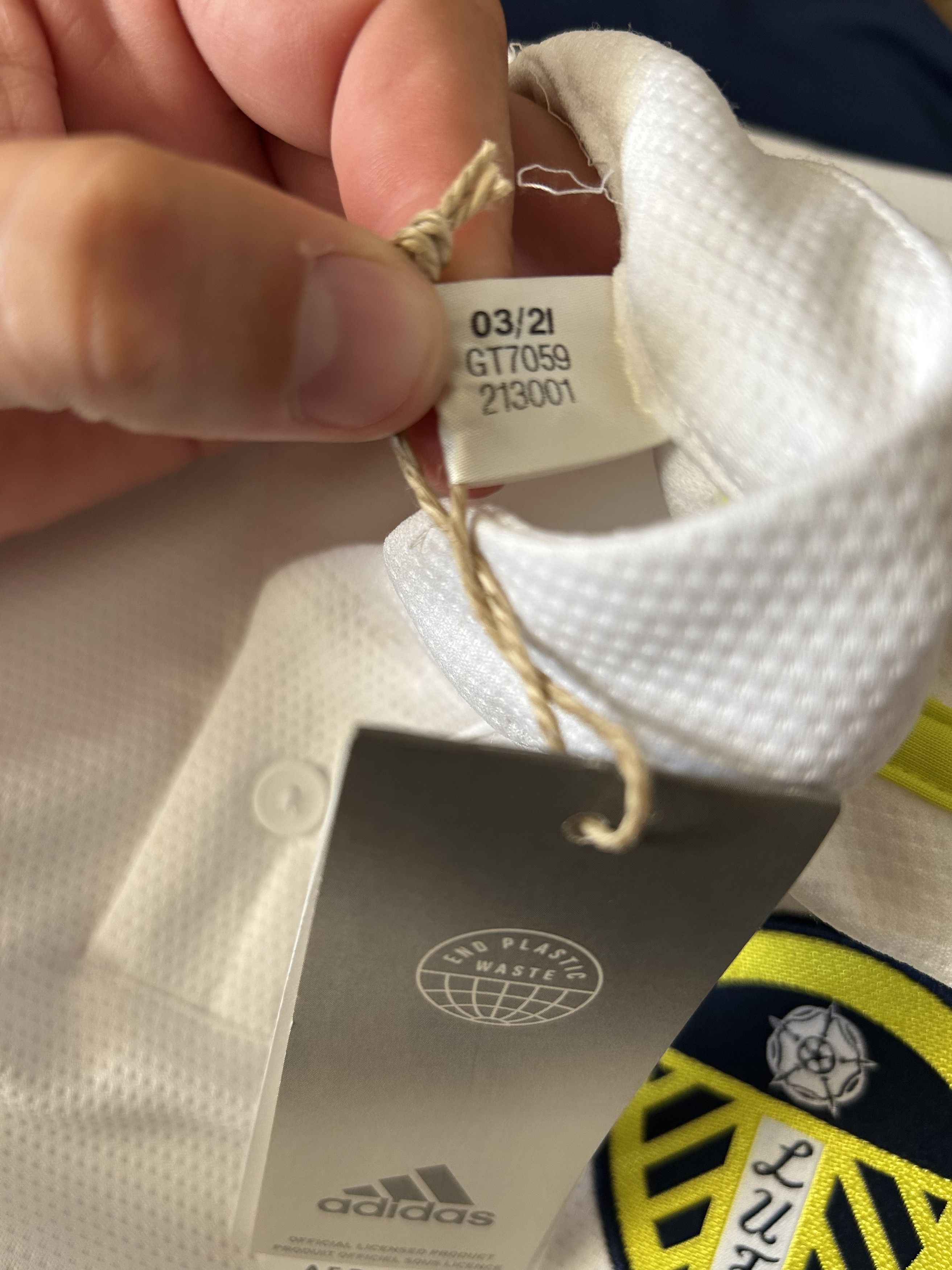 Adidas NEW - LEEDS UNITED F.C. 2021 - 2022 - Adidas - UNIQUE Size US S / EU 44-46 / 1 - 8 Thumbnail