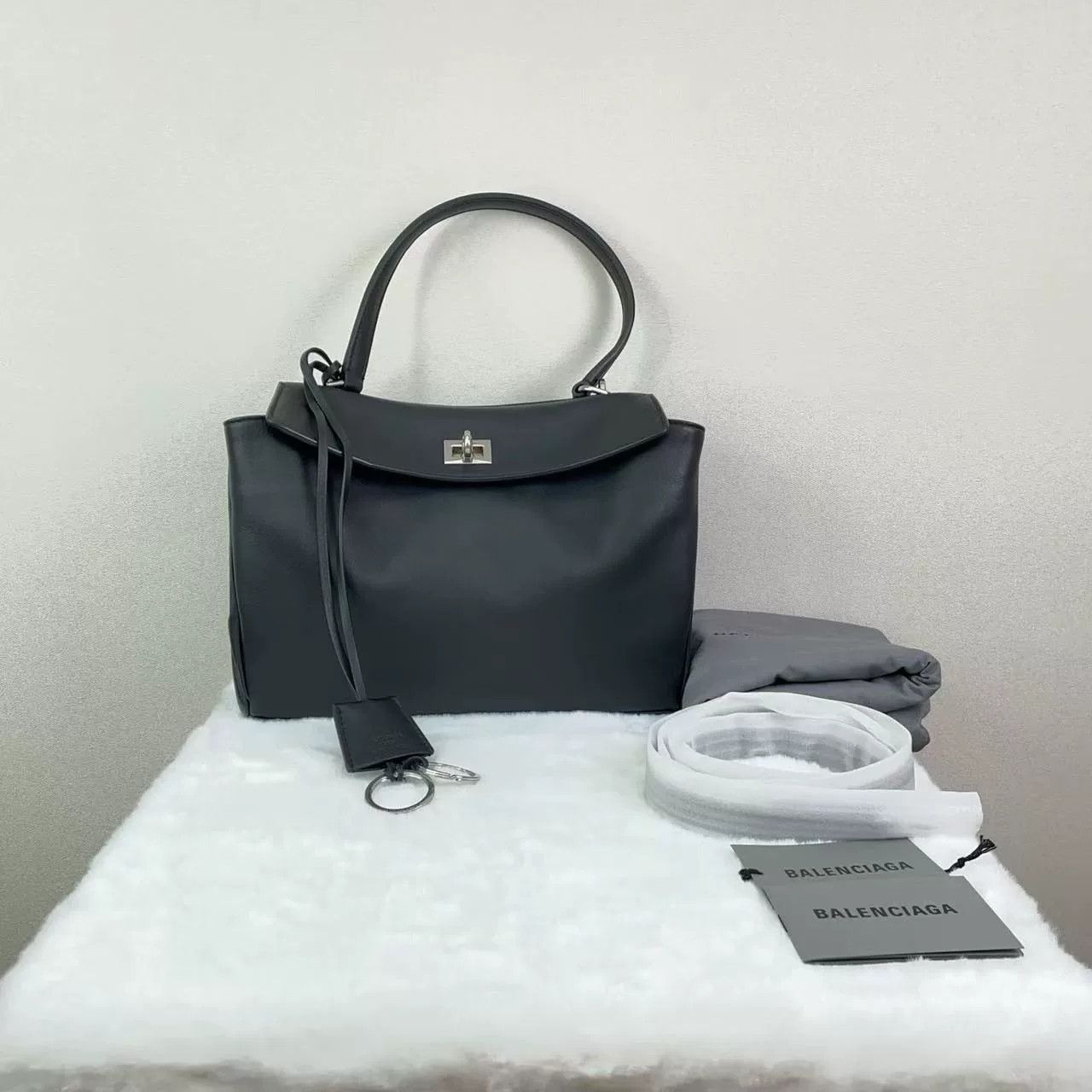 Balenciaga Pre-loved Bag Very good condition Size ONE SIZE - 1 Thumbnail