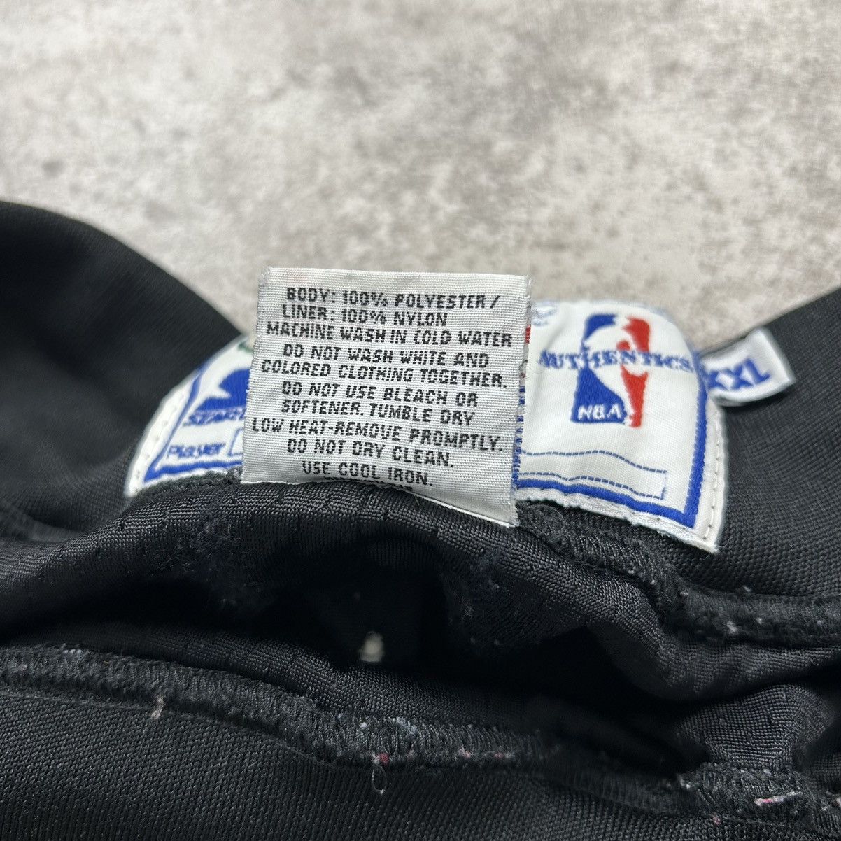 NBA × Starter × Vintage VTG 90s NBA MINNESOTA TIMBERWOLVES STARTER BASKETBALL SHORTS Size US 42 / EU 58 - 6 Thumbnail