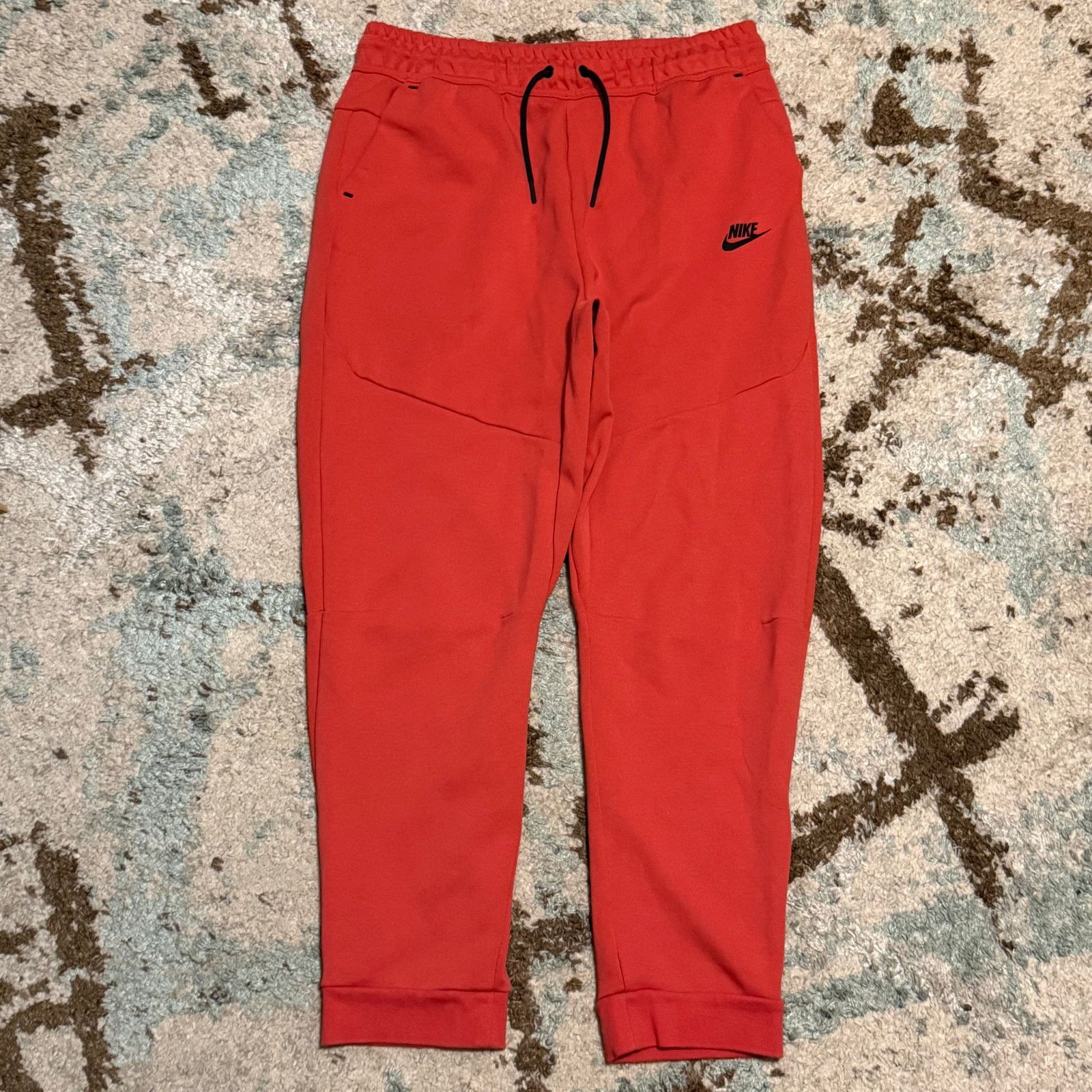 Nike Nike Tech Fleece Sweatpants Size XL (Fits L) Streetwear Size US 34 / EU 50 - 1 Thumbnail